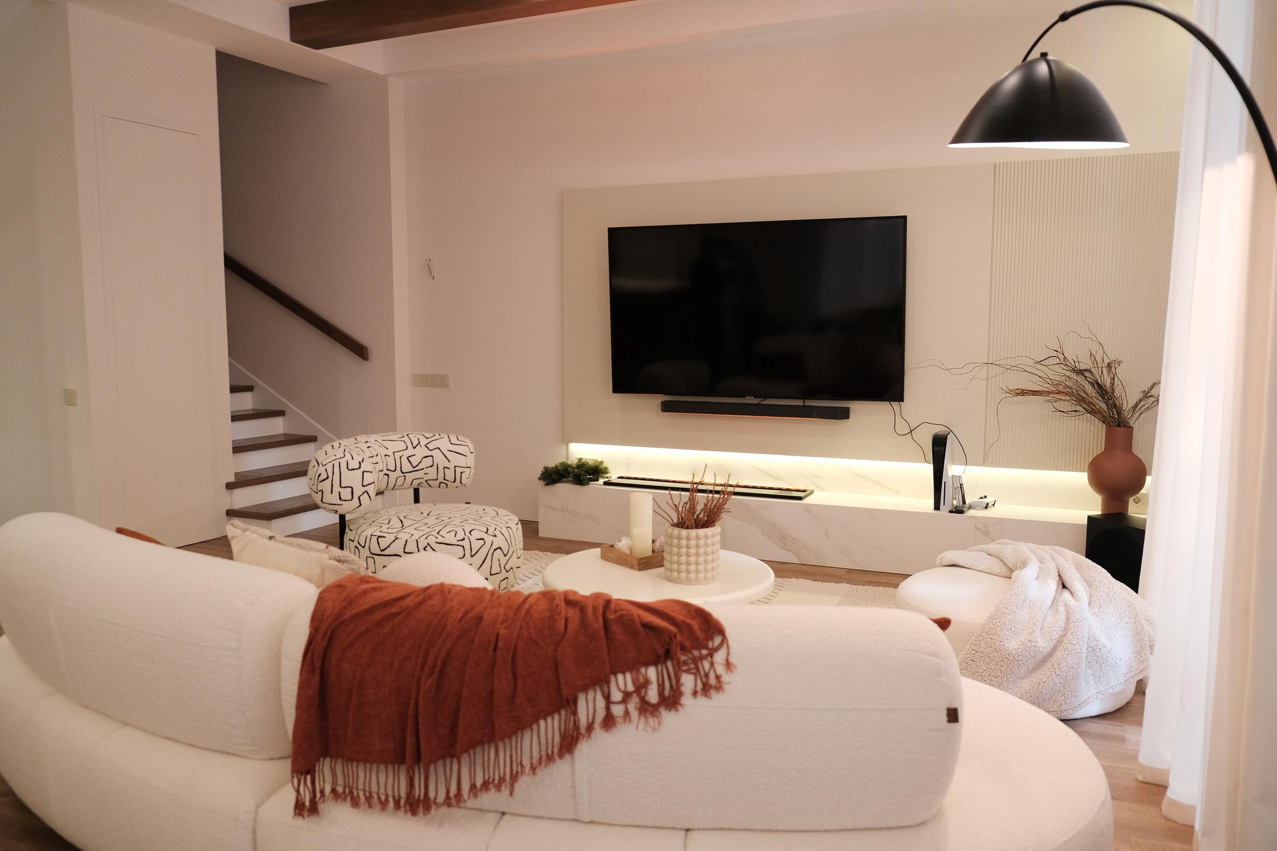 Интерьеры и Экстерьеры. Портреты и репортажные съемки с душой: ваш уникальный момент в объективе Руфата, профессионального фотографа Алматы