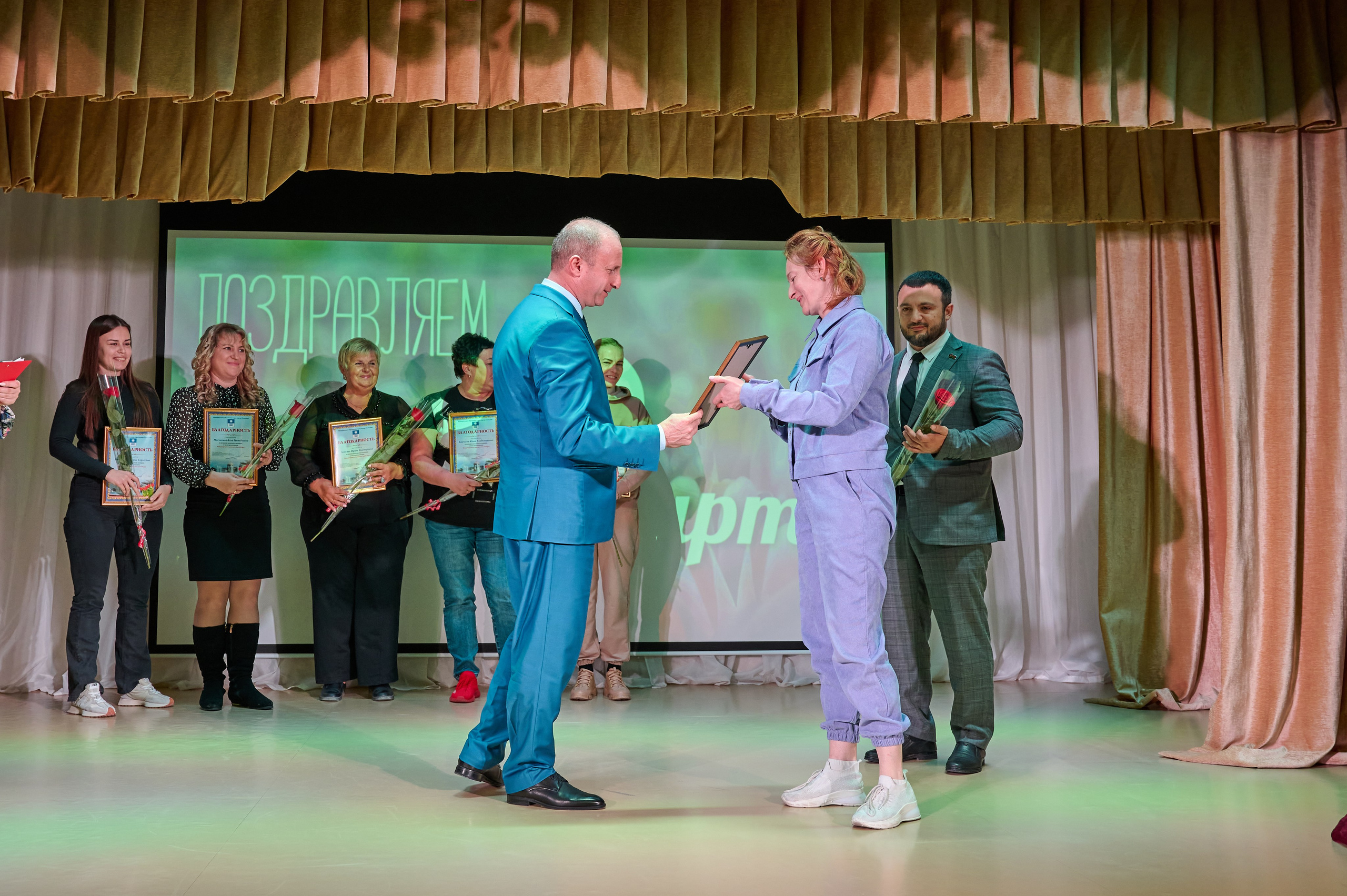 8 марта Виноградный. Жизнь курорта Кабардинка в фотографиях