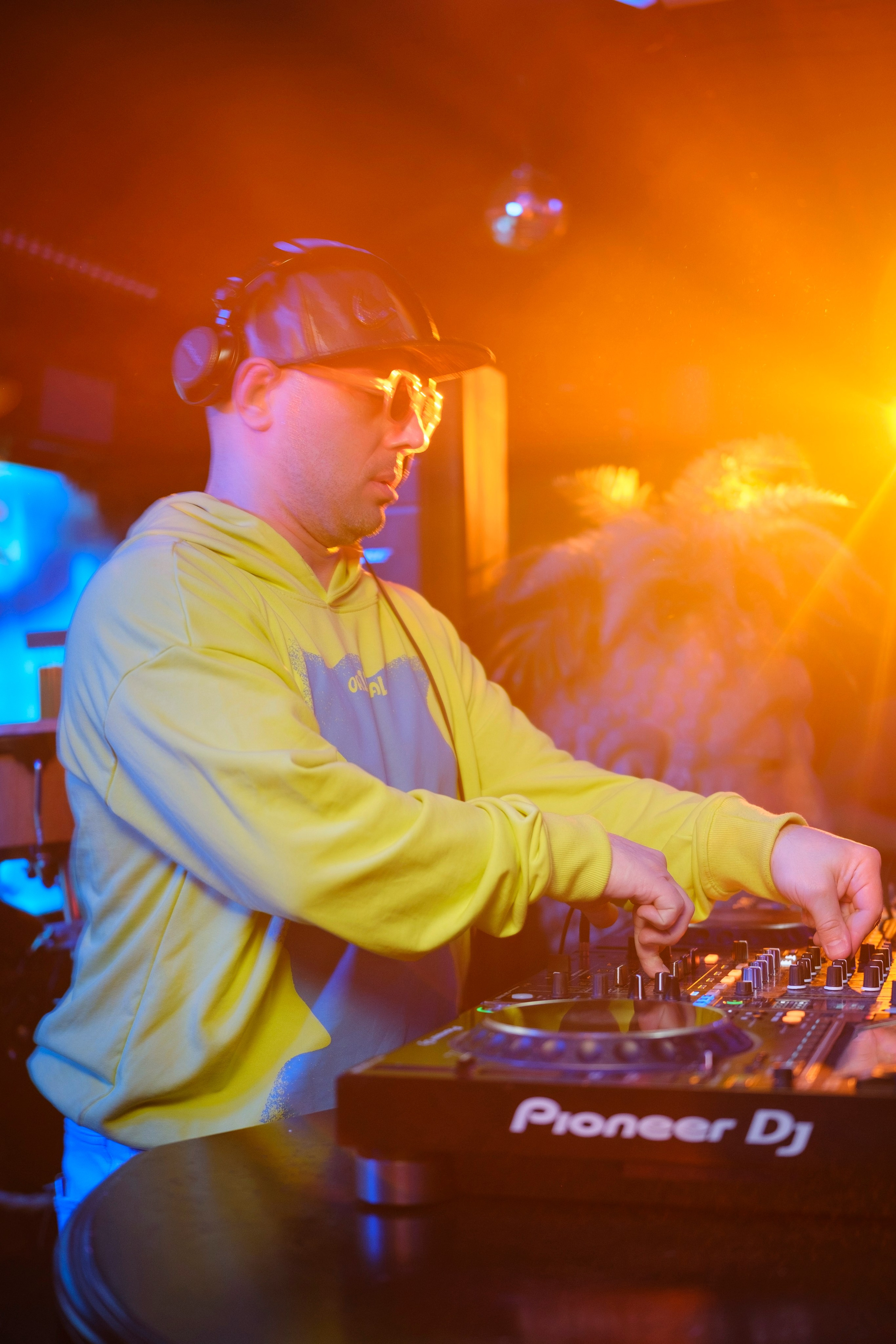 Embargo 2/03. Главная