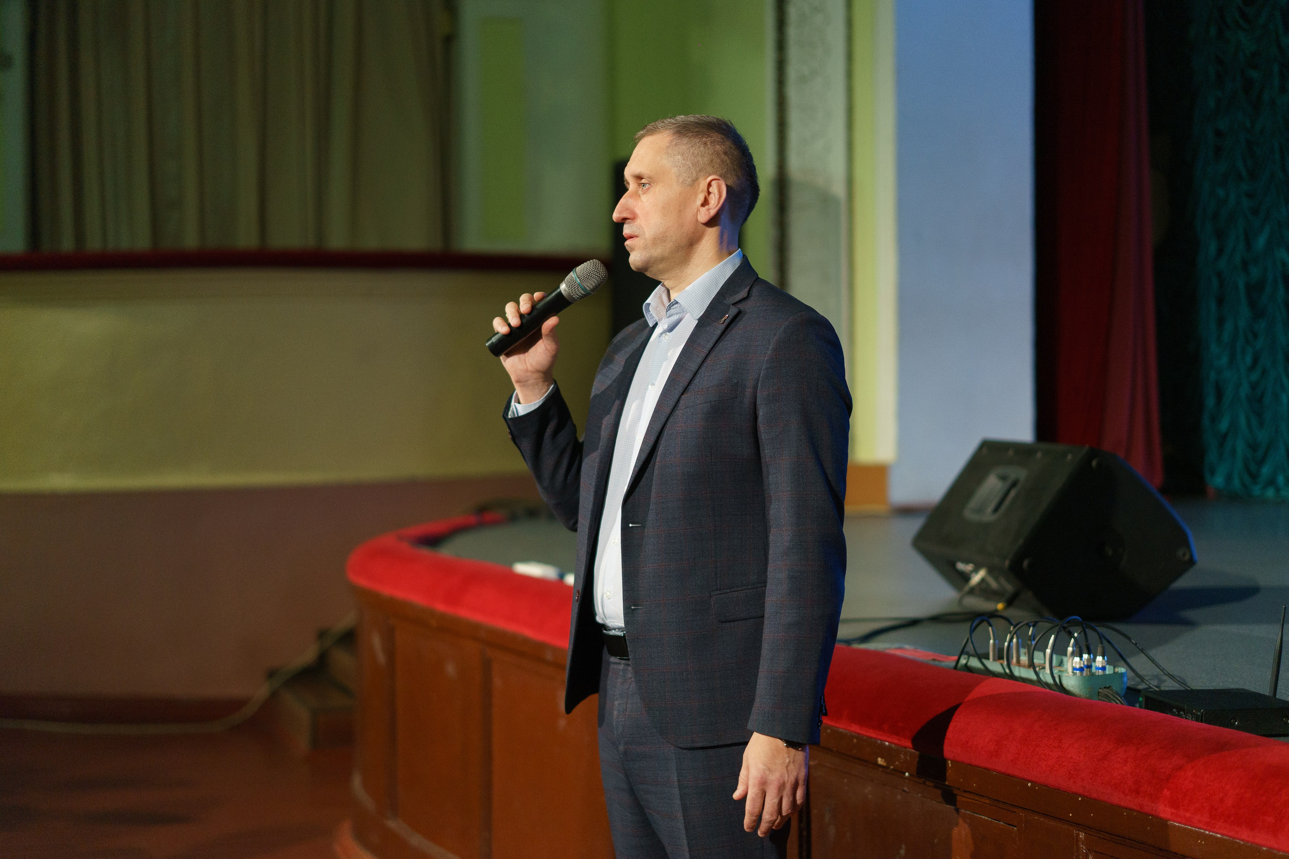 Межотраслевая выставка учебных заведений, Сафоново. Фотограф и видеограф Смоленск | Студия Цезарь