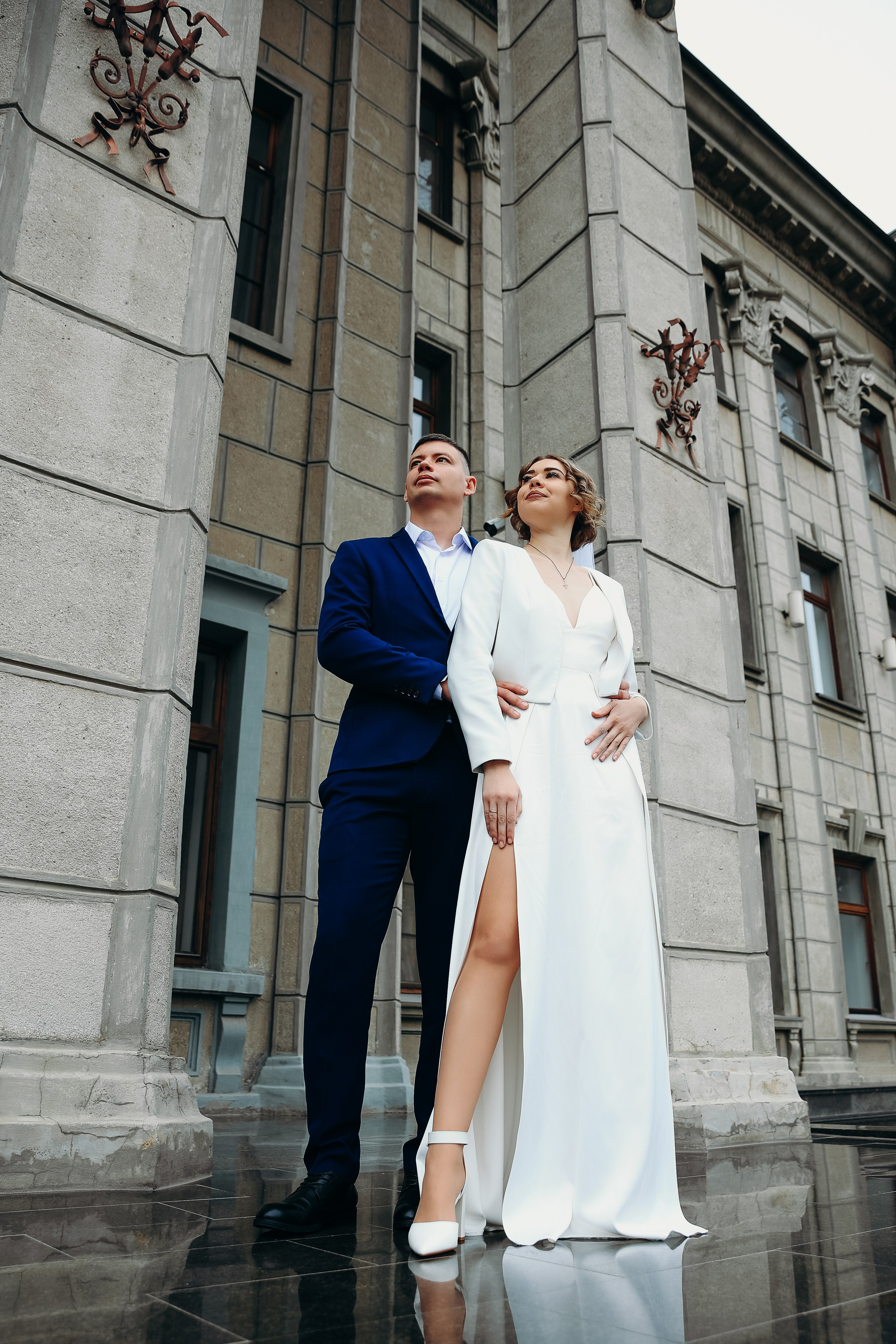 Свадебная прогулка в Екатерининском сквере 25.10.2024. Свадебный и семейный фотограф Виолетта Сидельникова. Краснодар, Россия, Беларусь, Европа