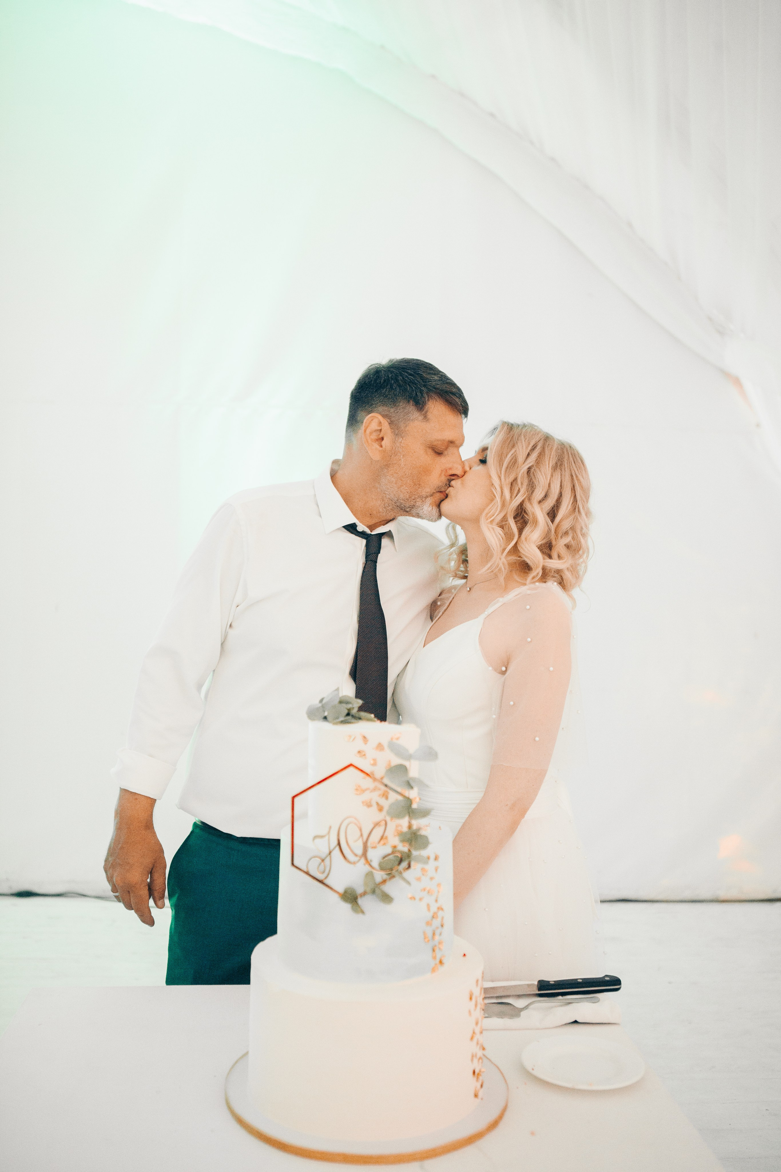 Фотосессия молодоженов на пляже Рублево. Фотограф Ольга Ефремова