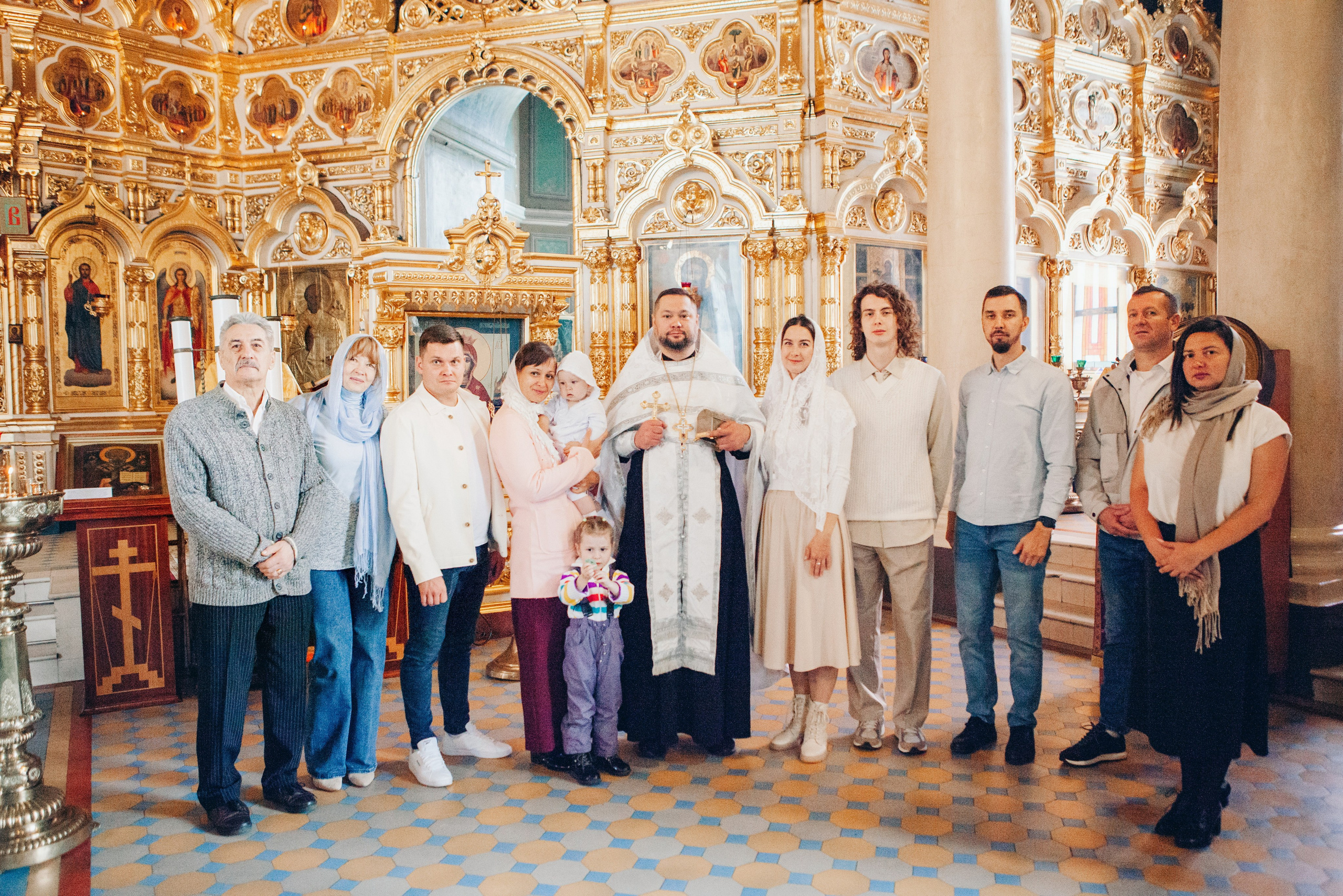 Крещение ребенка в церкви. Фотограф Ольга Ефремова