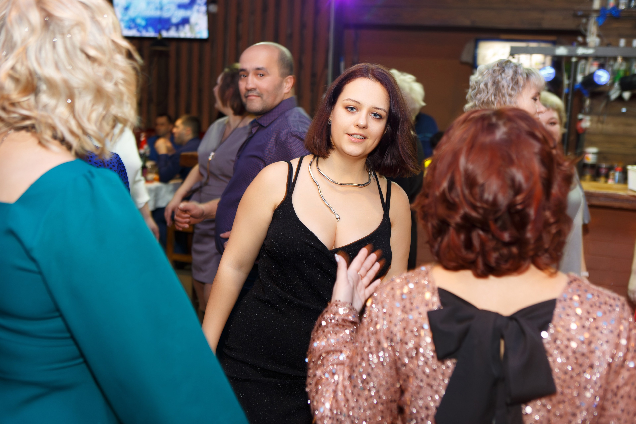 КОРПОРАТИВ 21.12.24 (кафе — АТМОСФЕРА). Профессиональный фотограф в Мценске и Орловской области