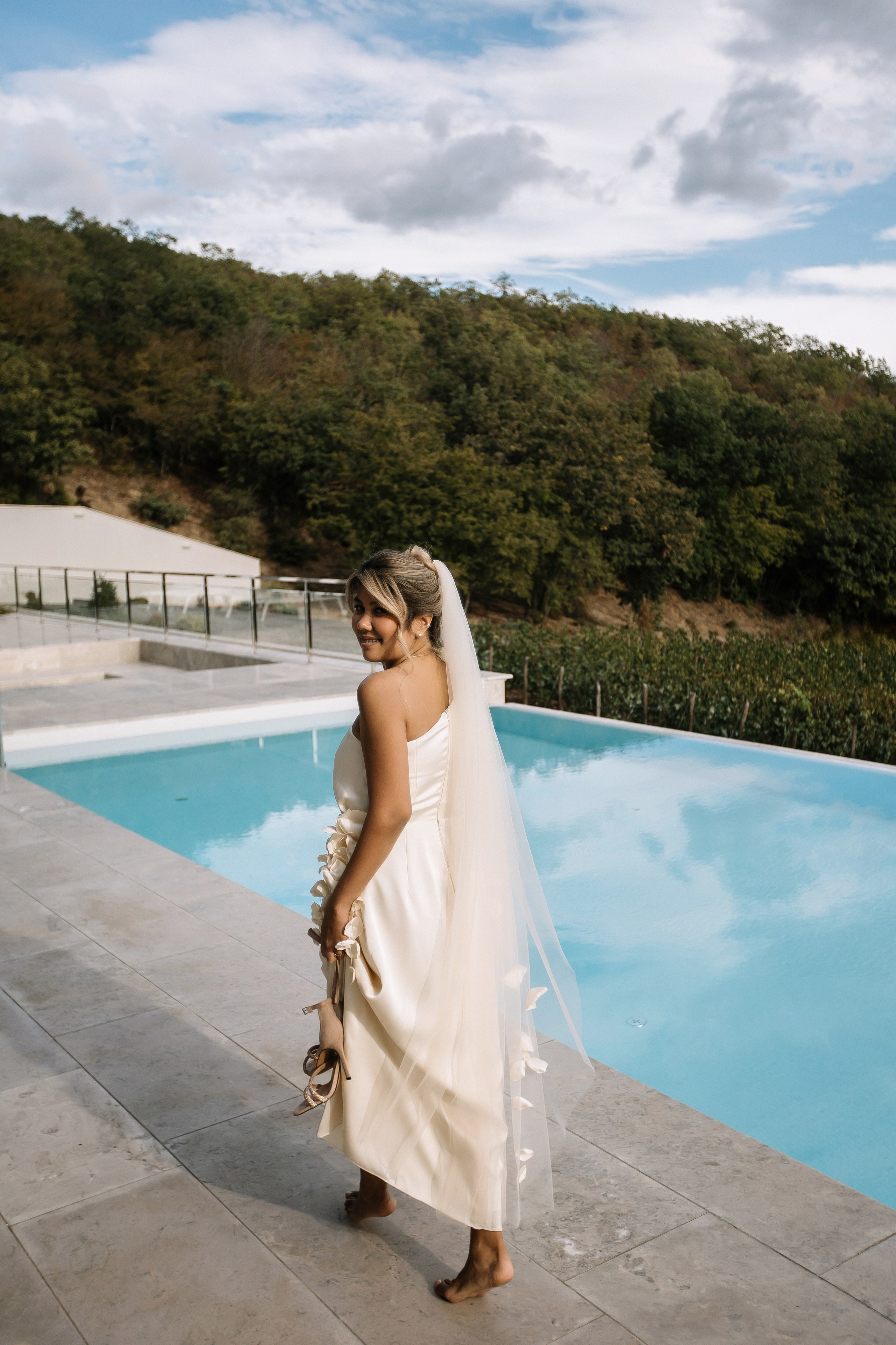 Александр и Гузель. Свадьба для двоих. Винодельня AYA. Фотограф Анна Лейман. Севастополь