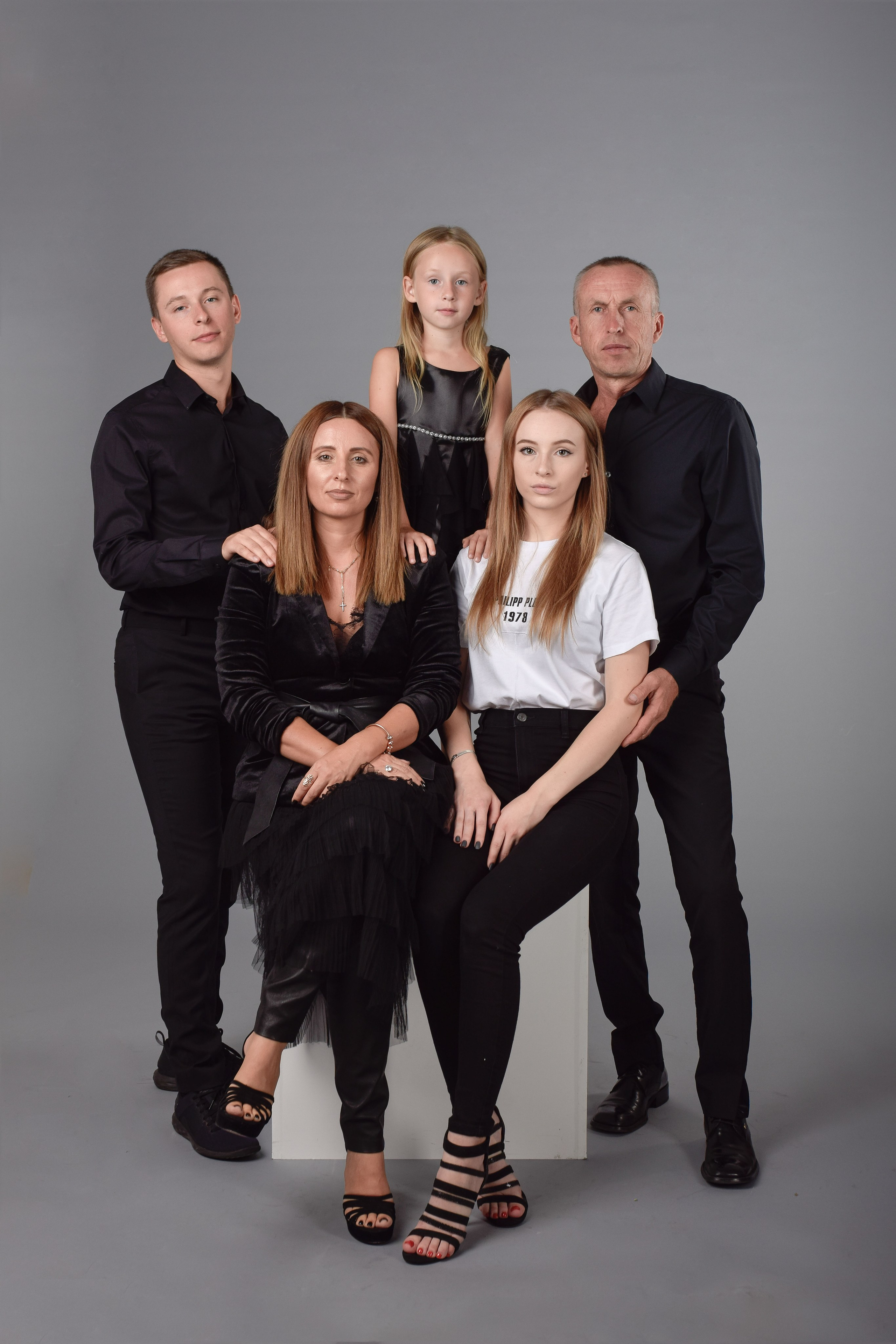 СЕМЕЙНЫЙ ПОРТРЕТ В СТУДИИ. Фотограф в Ялте Инна Найден. Детский и семейный фотограф