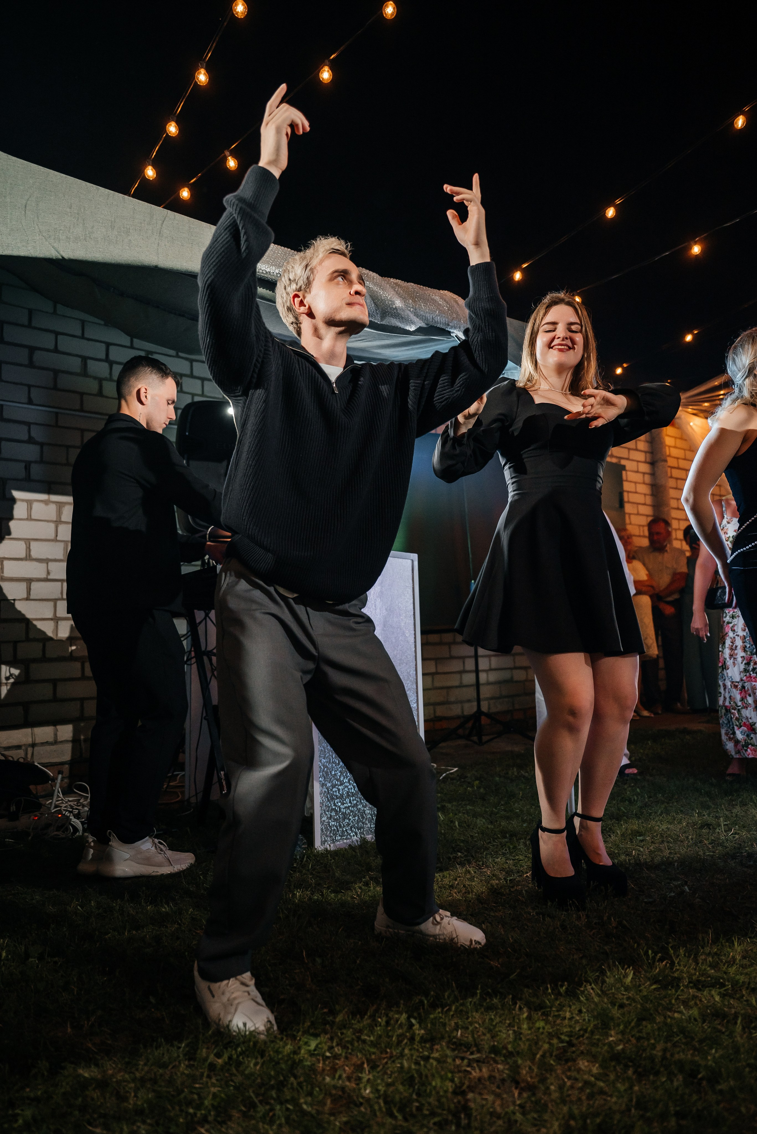 «Свадьба Даши и Артема». Школьный фотограф в Валуйках. Фотосессии для выпускников и изготовление выпускных альбомов в городе Валуйки и в Белгородской области