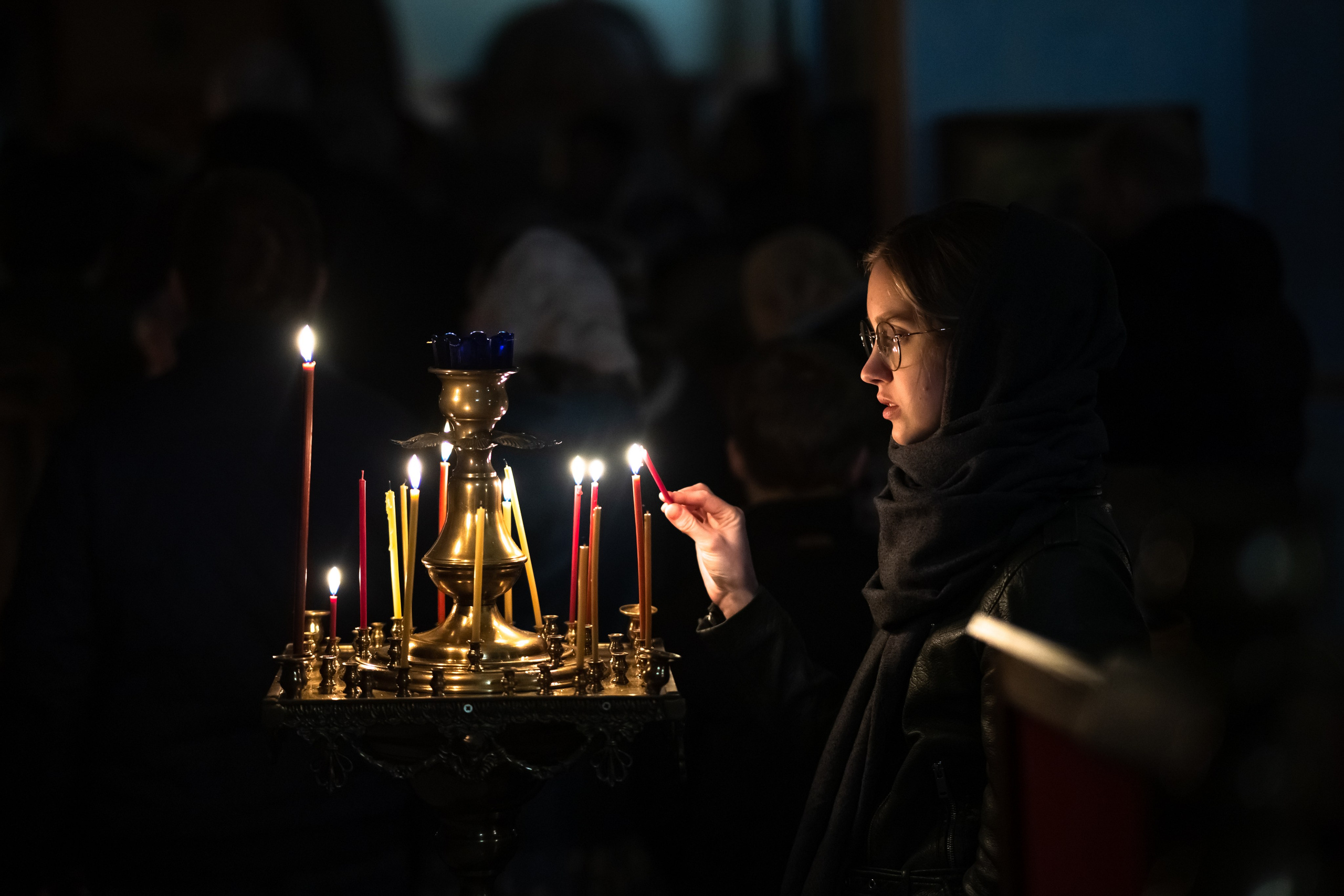 Фотосъемка в храме. Пасха 2023 г. город Таруса. Репортажный фотограф, Москва, Закат
