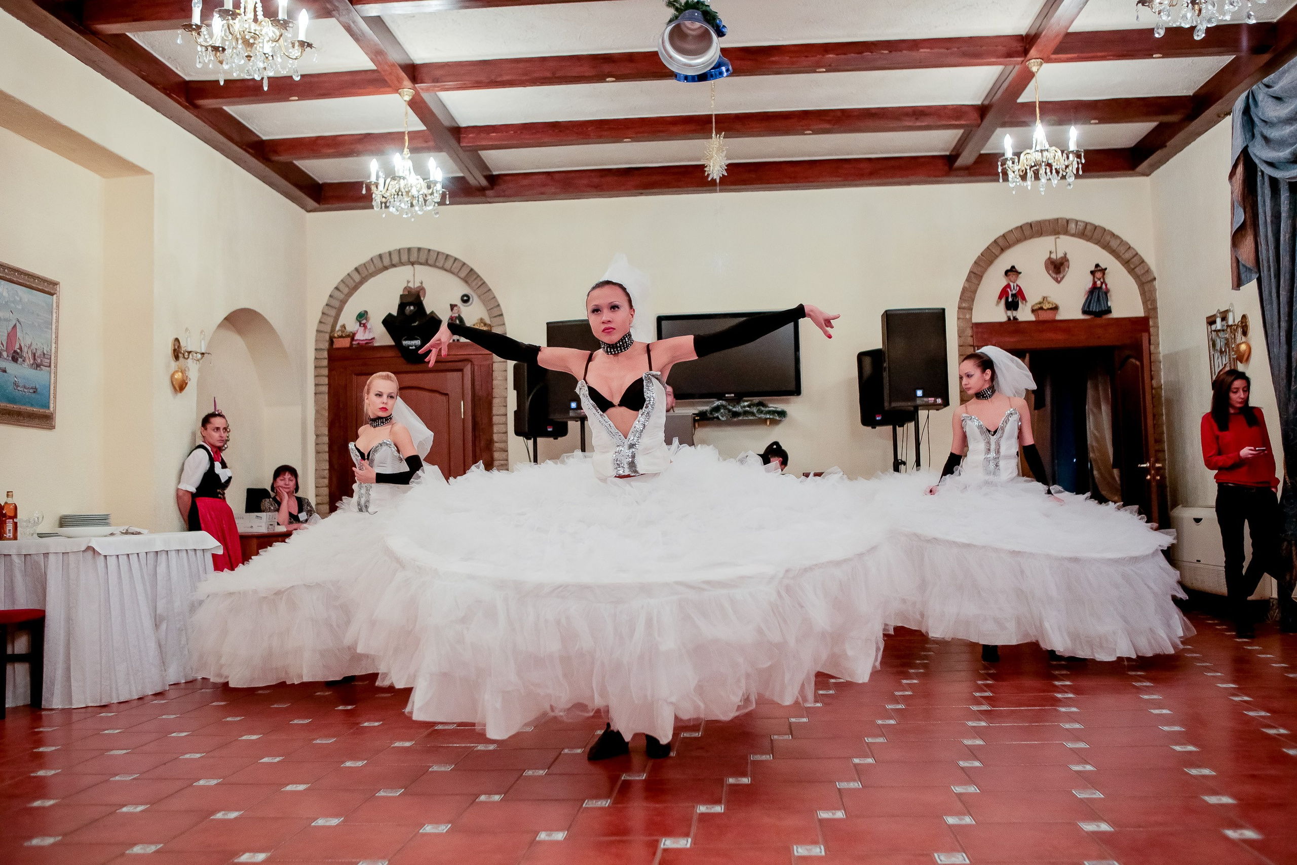 Корпоратив. Max Matvich and Victoria Basova are professionals in their field