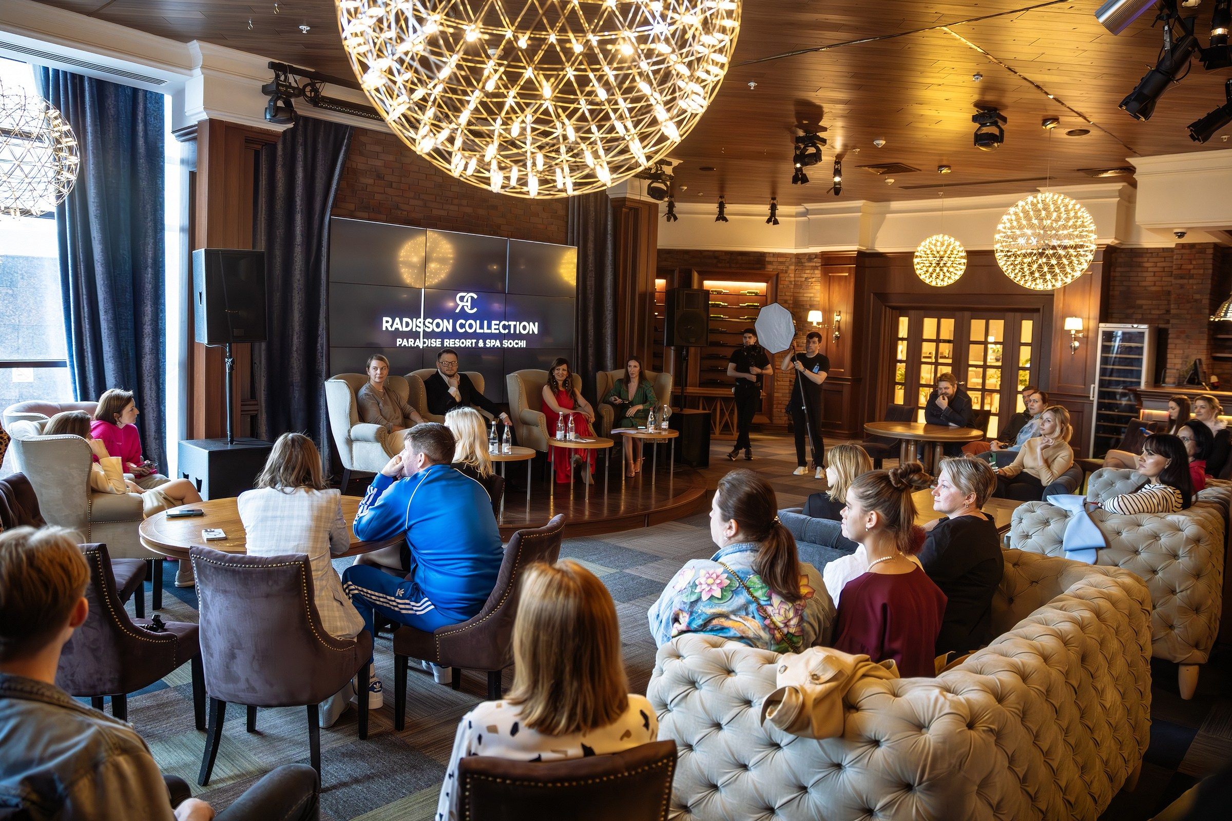 Sochi Fashion Week май 2024. Professional photographer in Sochi Victoria Joy. Teaching Photography