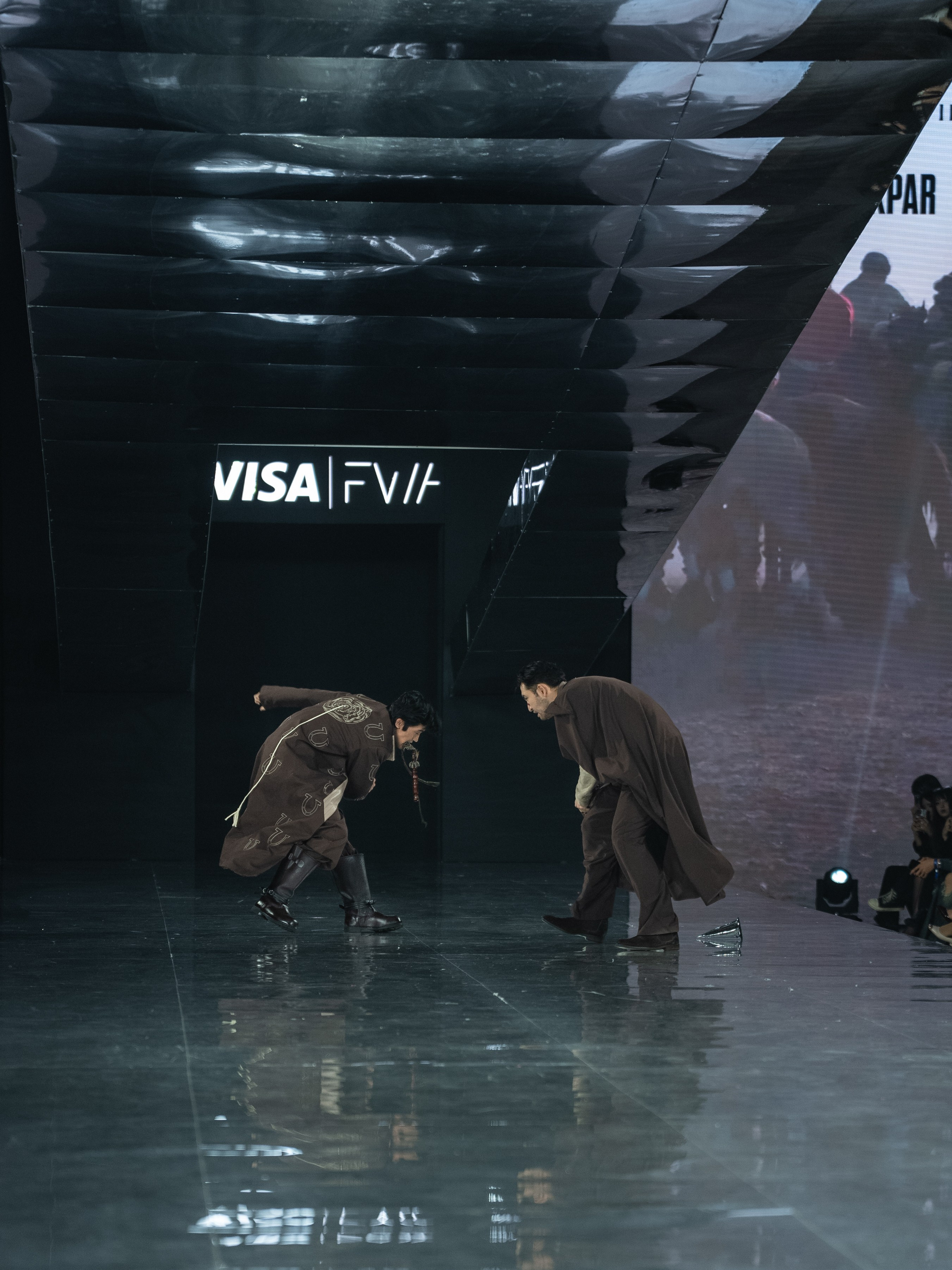 Visa Fashion Week Almaty Pre-Fall 2026 GAZHAIYIP. Сайт Алматинского НЮ АРТ, будуар и фэшн фотографа Дениса Карпенко