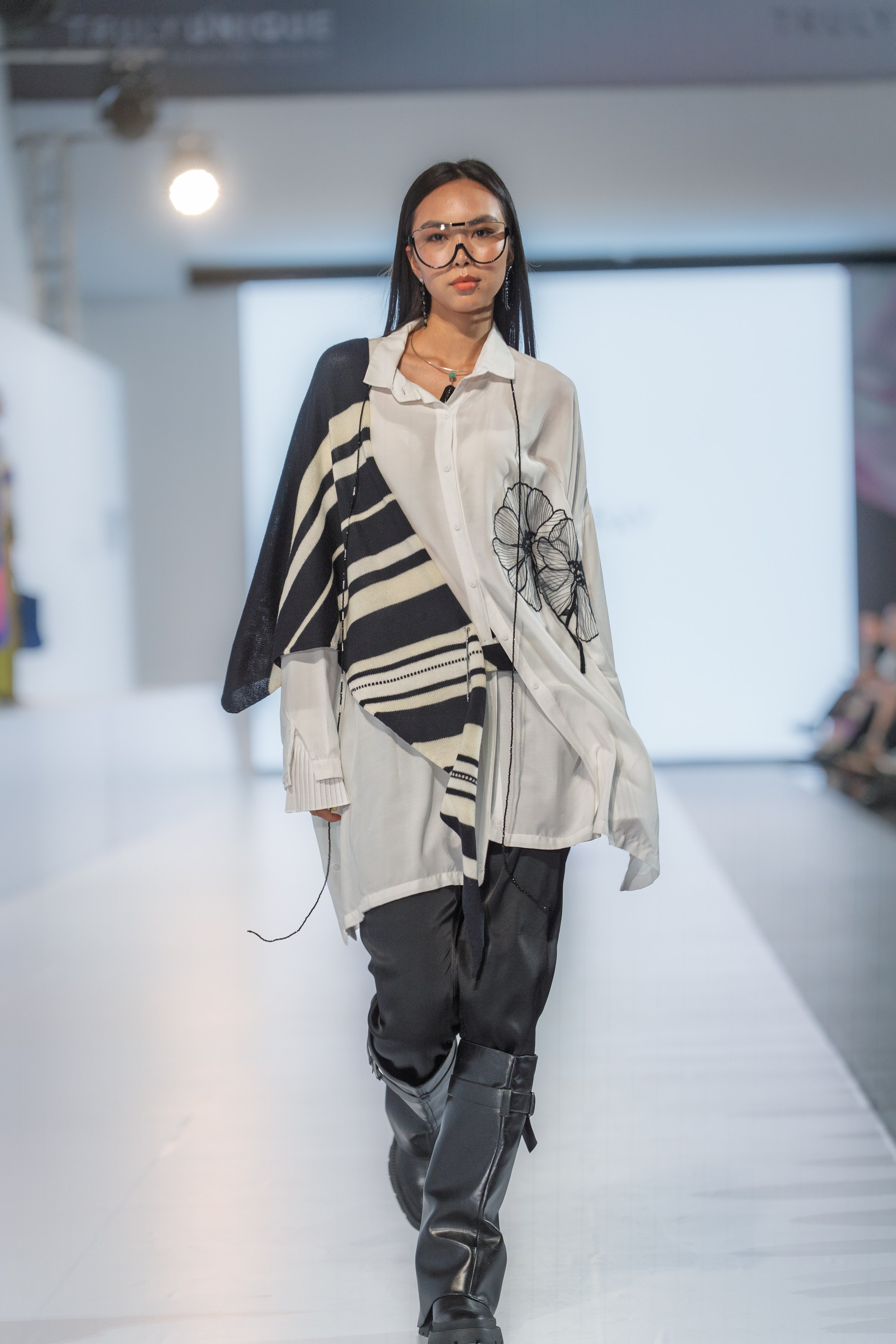 Shakerbay Vita Nova. Сайт Алматинского НЮ АРТ, будуар и фэшн фотографа Дениса Карпенко