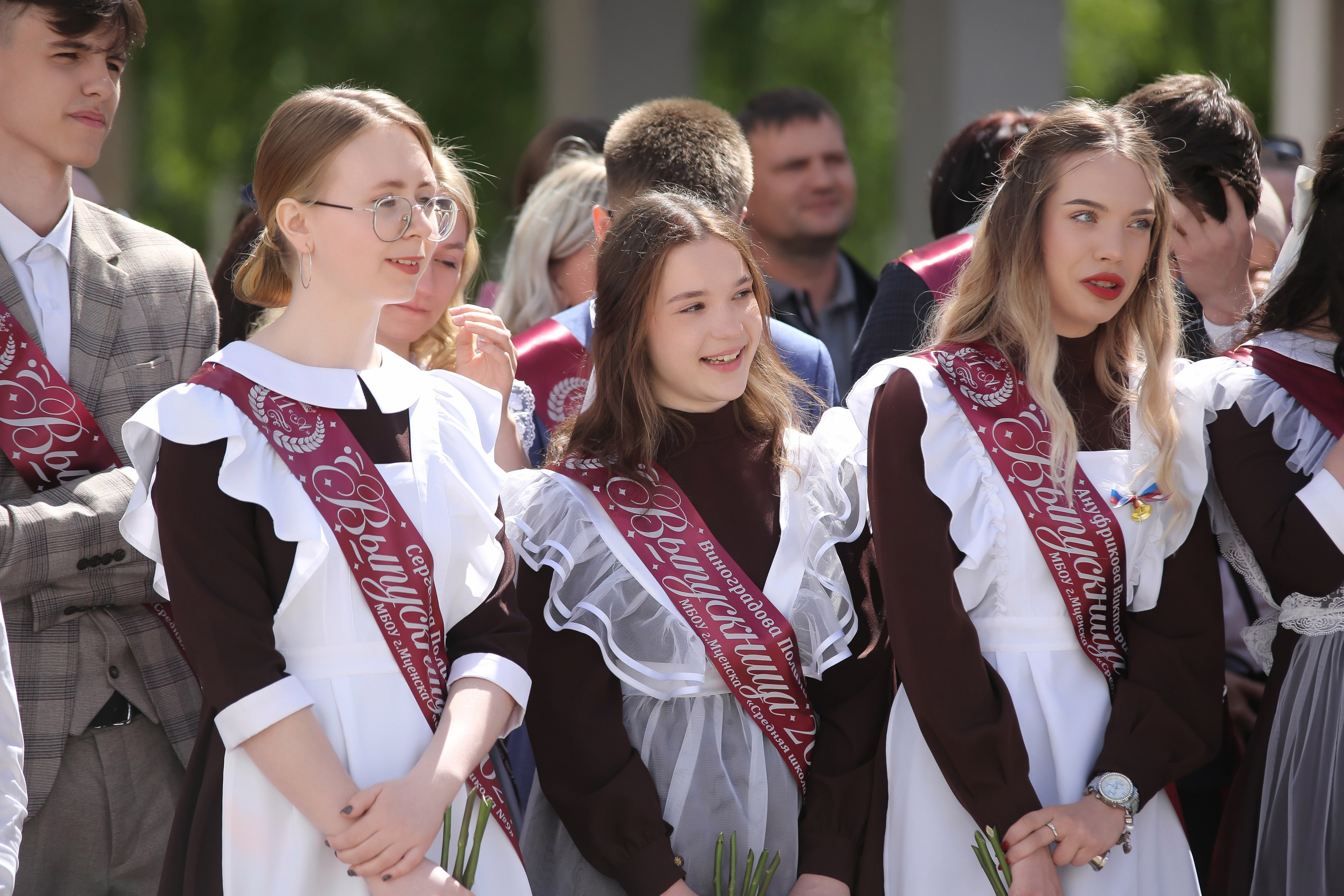 ЛИНЕЙКА «ПОСЛЕДНИЙ ЗВОНОК» 9 ШКОЛА 2024 г МЦЕНСК. ТВОЙ АЛЬБОМ / ТВОИ ПРАВИЛА