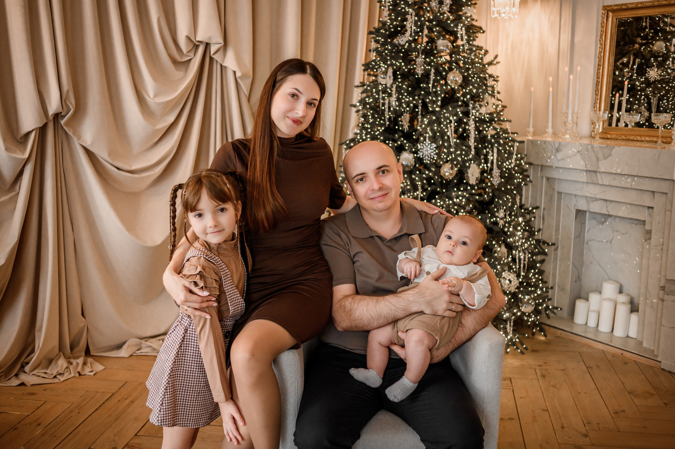Детский и семейный фотограф в Рязани Валя Лялина. Фотограф новорождённых в Рязани, фотосъемка выписки из роддома, крещен