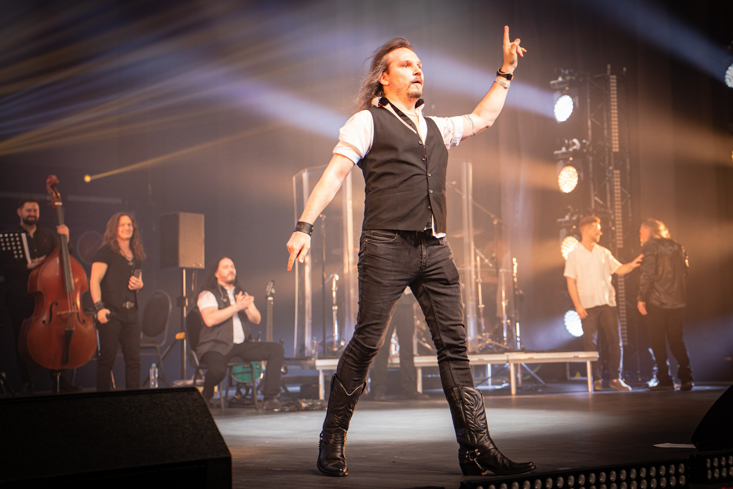 Эпидемия. Симфоническая рукопись. Москва. Фотограф. г. Южно-Сахалинск. Олег Толстов