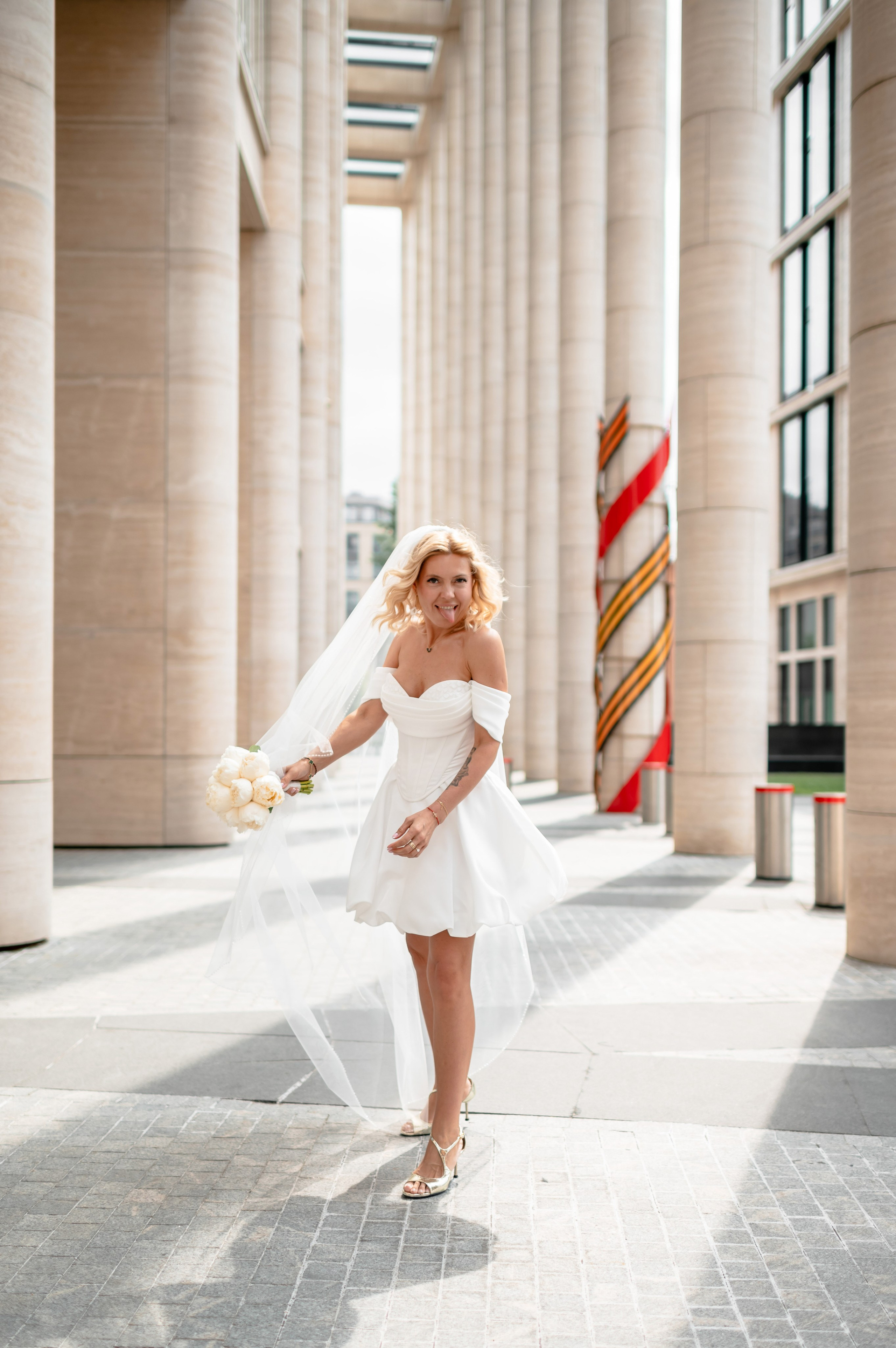 Юлия и Павел (сборы невесты, Невская ратуша, красный Buick, прогулка по рекам на катере). Портретный, семейный и свадебный фотограф в Санкт-Петербурге и в Пушкине Ширяев Денис