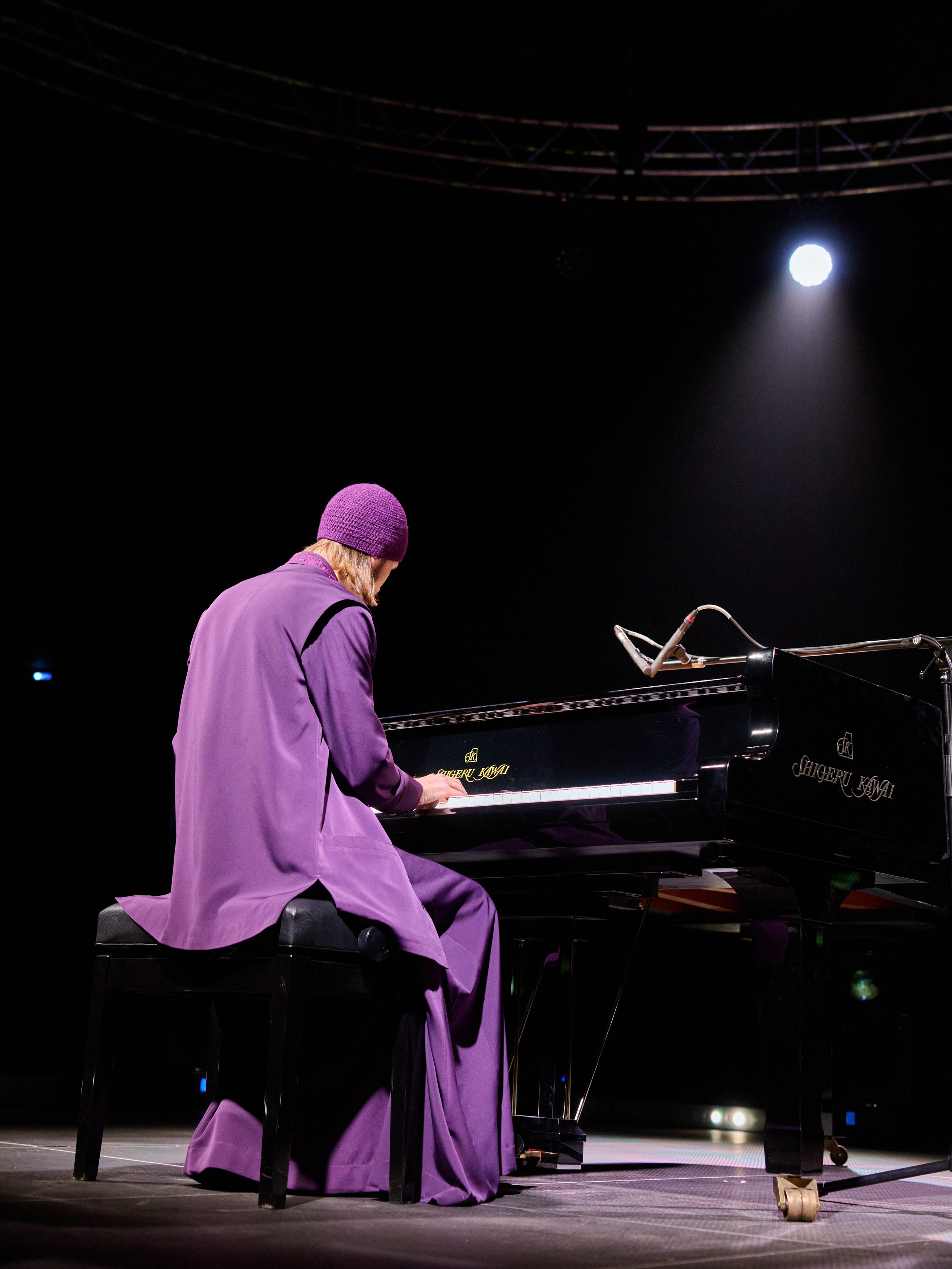Фортепианный концерт монаха Авеля в Лахта-холл. Профессиональная репортажная фотосъёмка мероприятий в Санкт-Петербурге