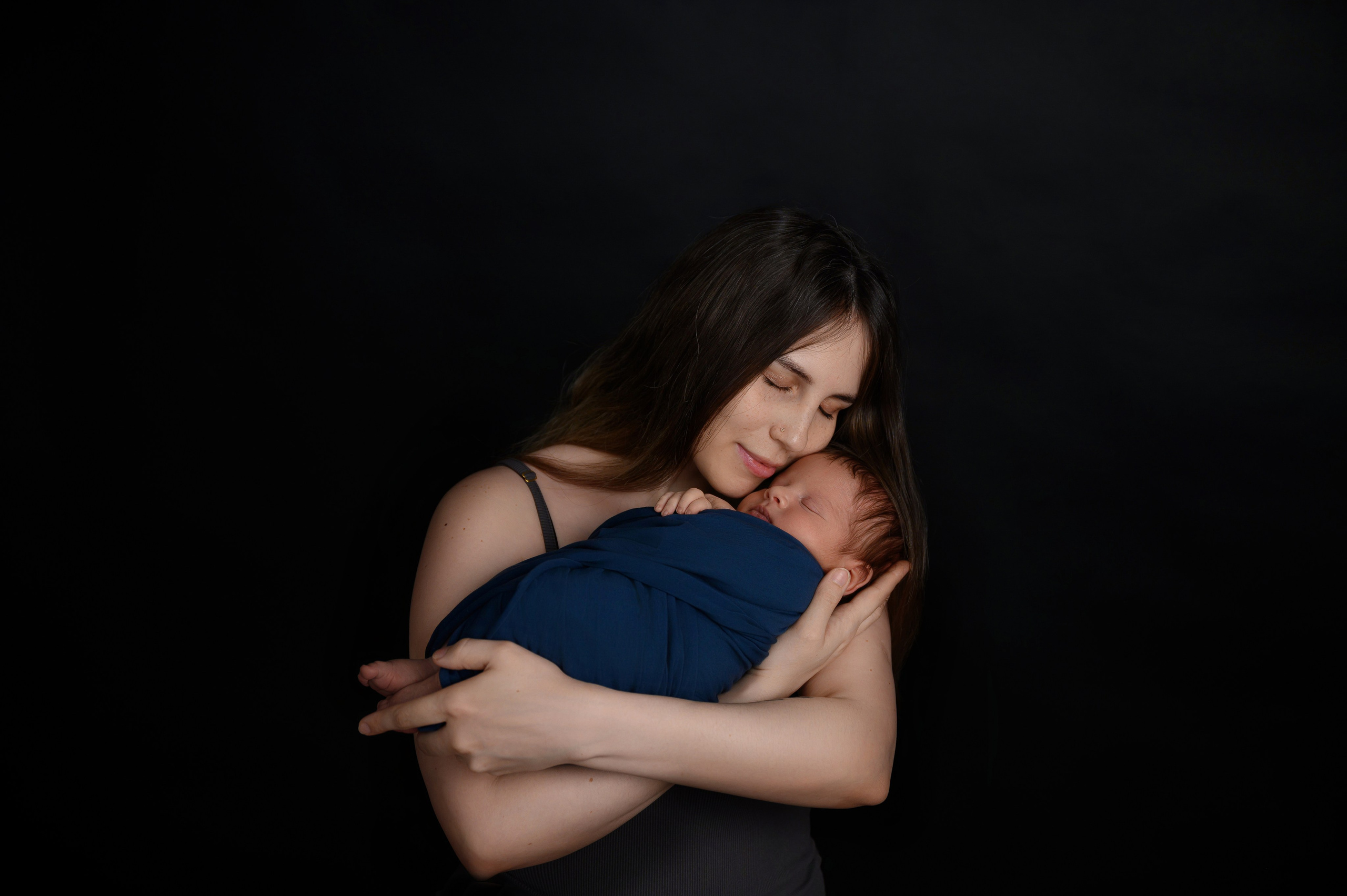 Фотосессия новорожденных, нью-борн малышей в Кингисеппе, Сестрорецке, Санкт-петербурге