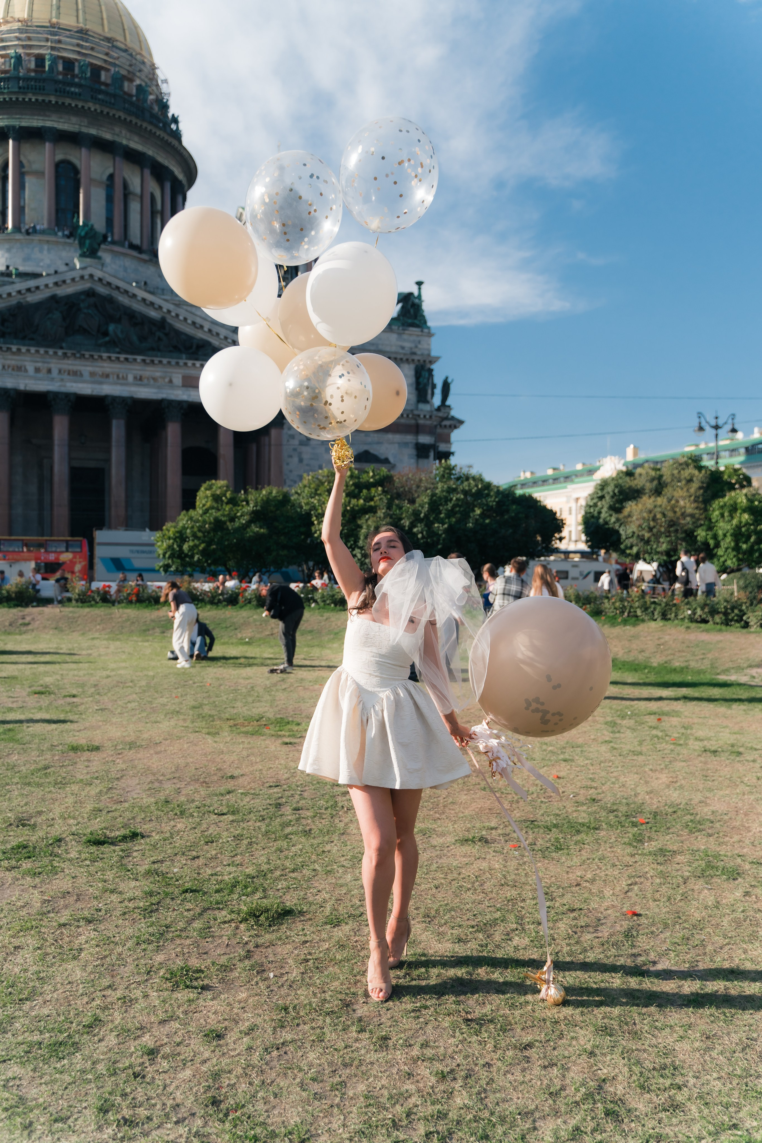 Фотосъемка девичника, встреча девушек, веселые женские портреты