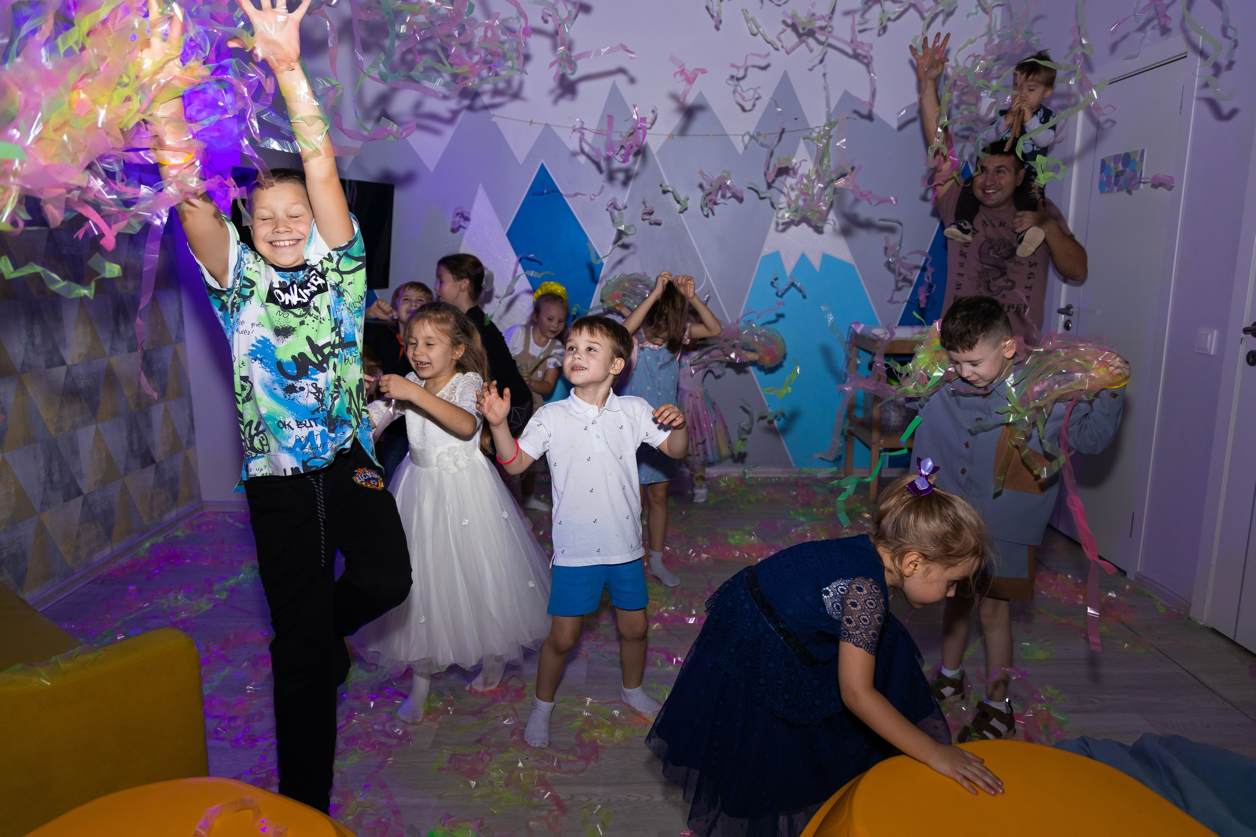 Неоновое День рождения. Семейный и детский фотограф в городе Подолск МО Крылова Ирина