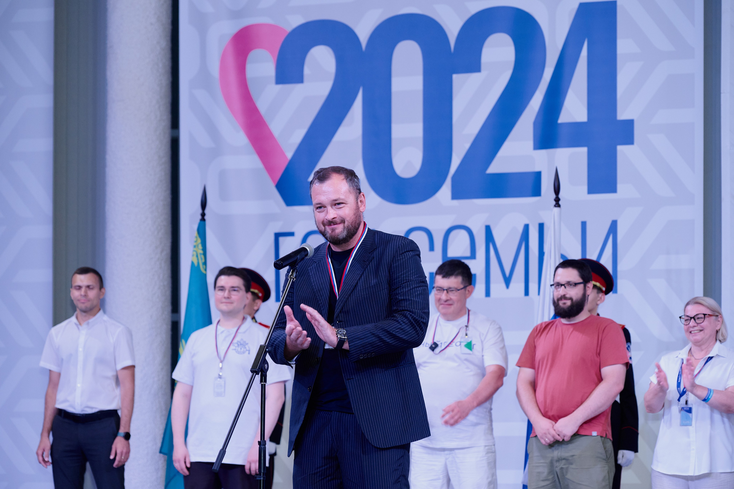 Открытие смены «Юный Геолог». ВДЦ «Смена» Авугст 2024 Анапа. Фотограф Роман Адлер