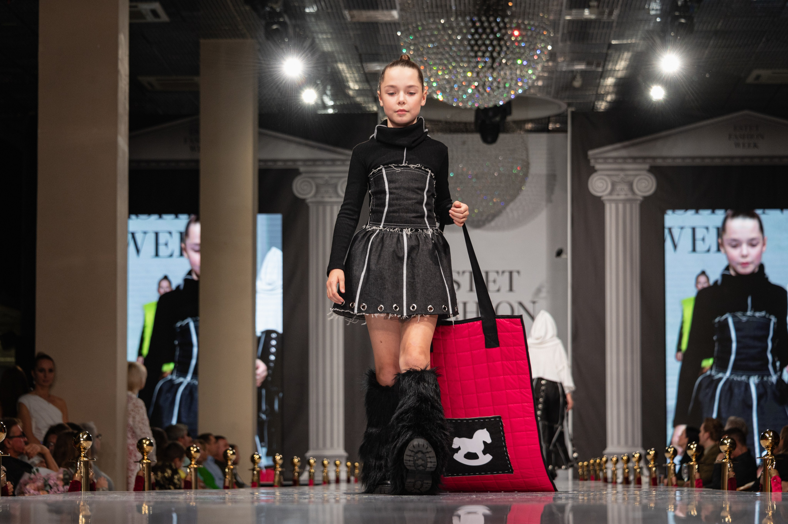 Estet Fashion Week-2023. Фотограф Роман Адлер