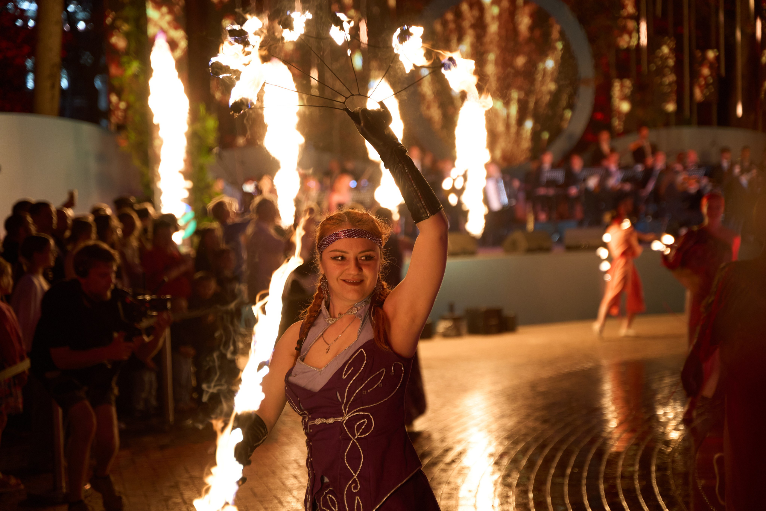 Сбербанк открытие фонтана. Услуги фотографа в Смоленске. Фотограф на свадьбу