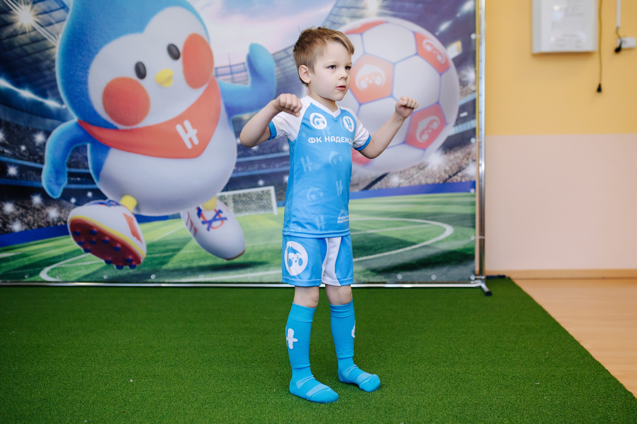 Фотосессия с кубком в детских садах г. Магнитогорска. Денис Прохоров Фотограф в г. Магнитогорск