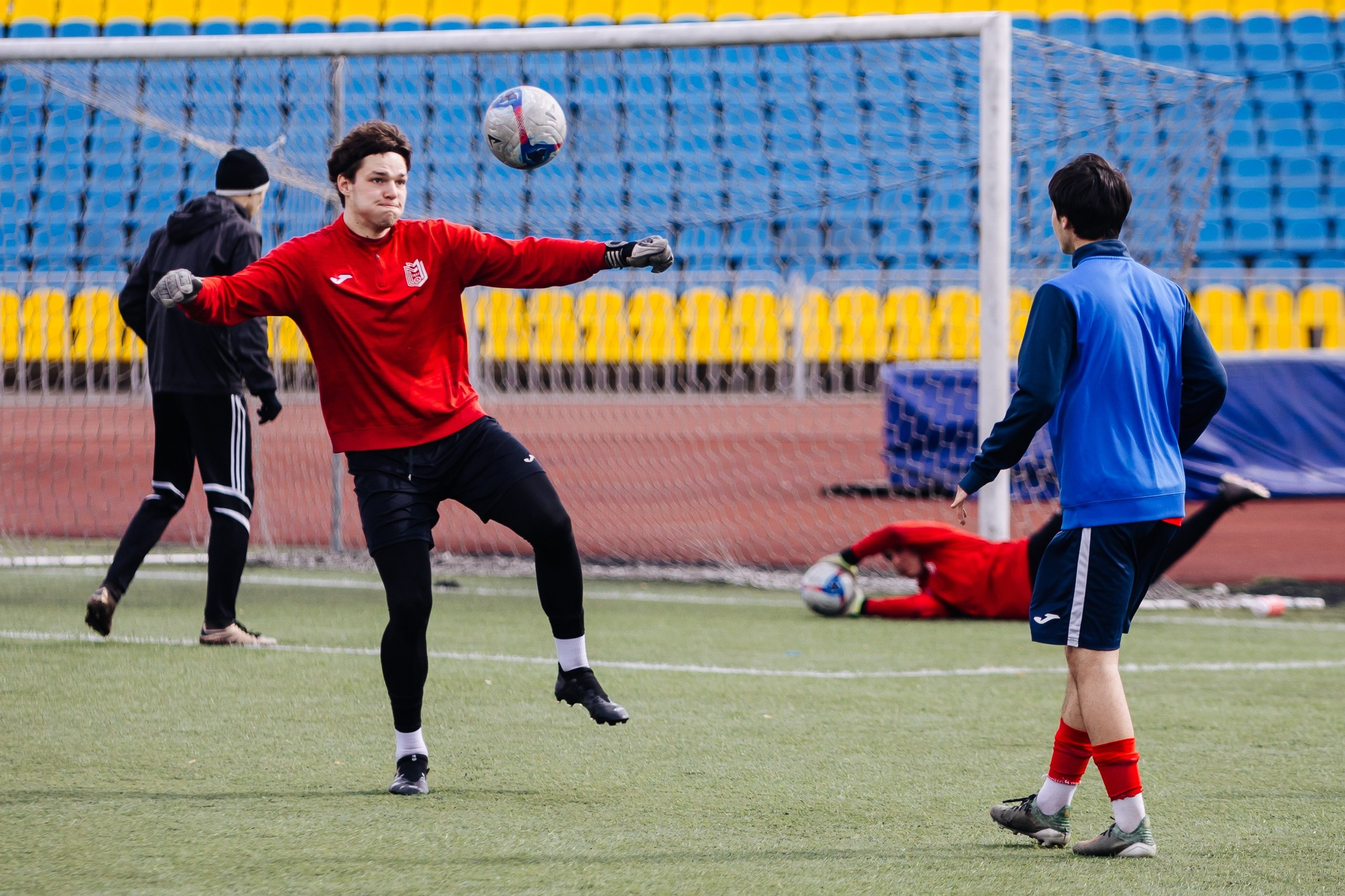 ФК «Металлург-Магнитогорск» vs ФК «ОСШ-Челябинск-М» // 05.04.25. Денис Прохоров Фотограф в г. Магнитогорск