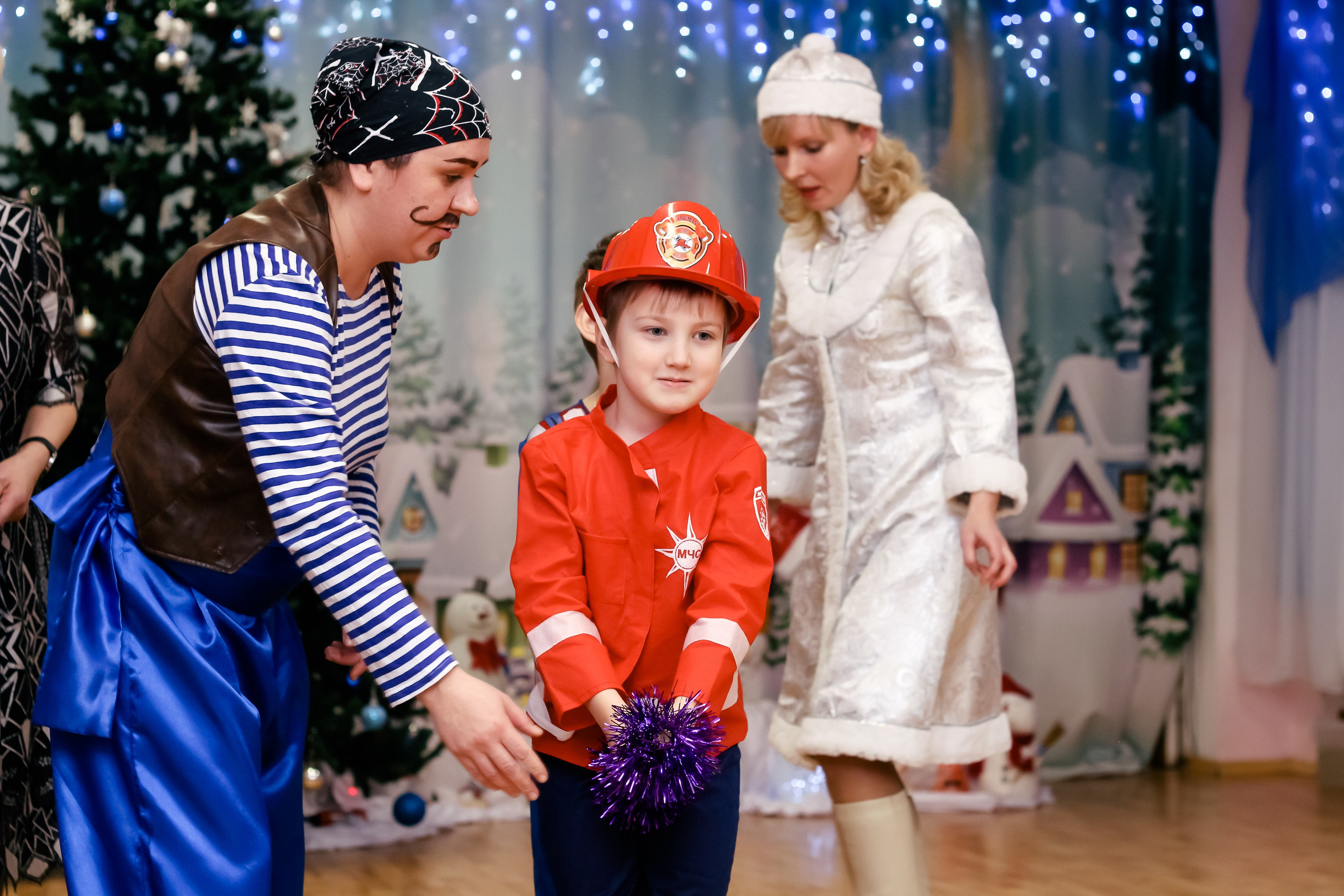 Новогодний утренник. Фотограф Великий Новгород Татьяна Чиглинцева