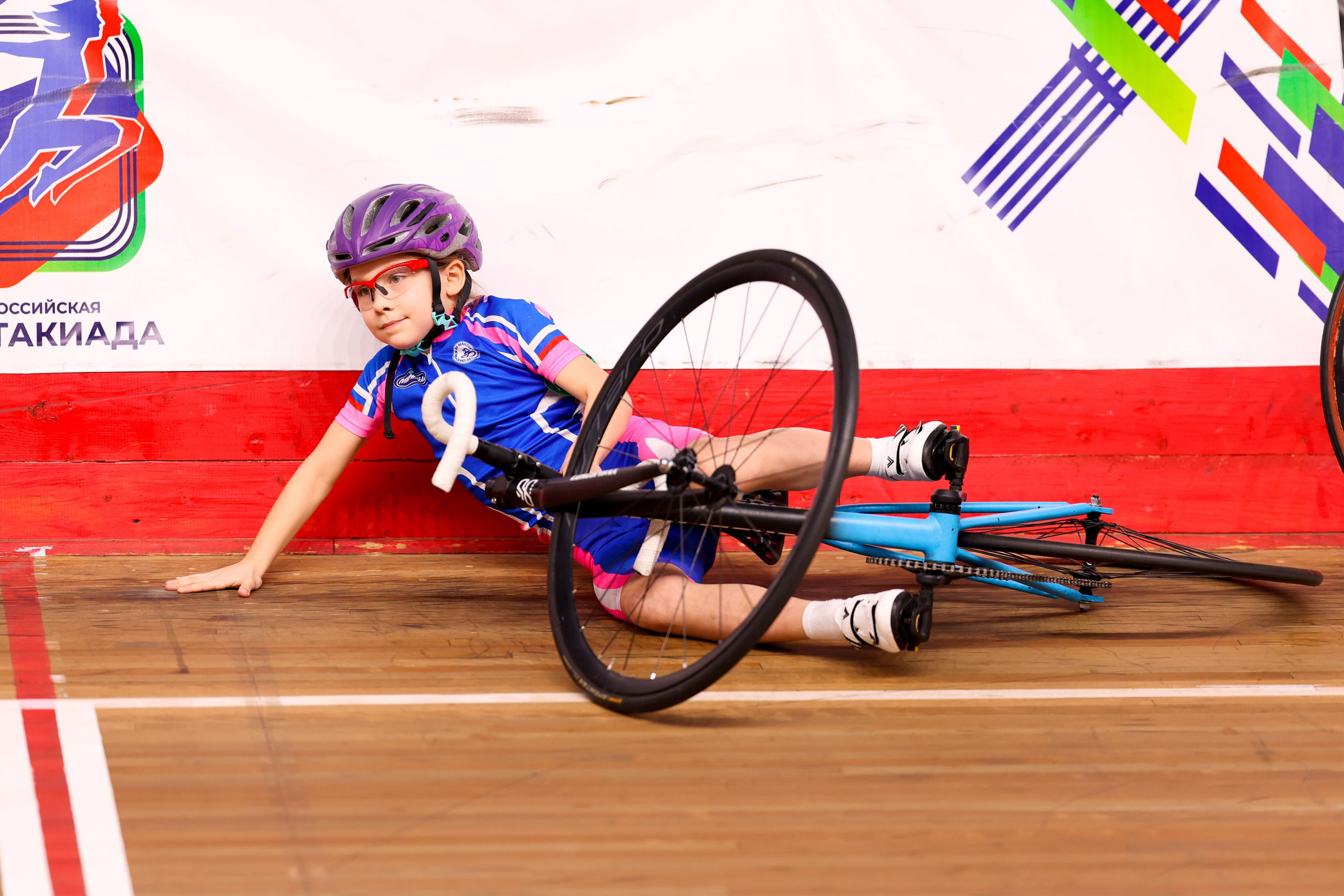 Пятый этап Региональных соревнований по велоспорту на треке (Гит, Скретч) 15.03.2025. Спортивный и репортажный фотограф Антон Тереханов