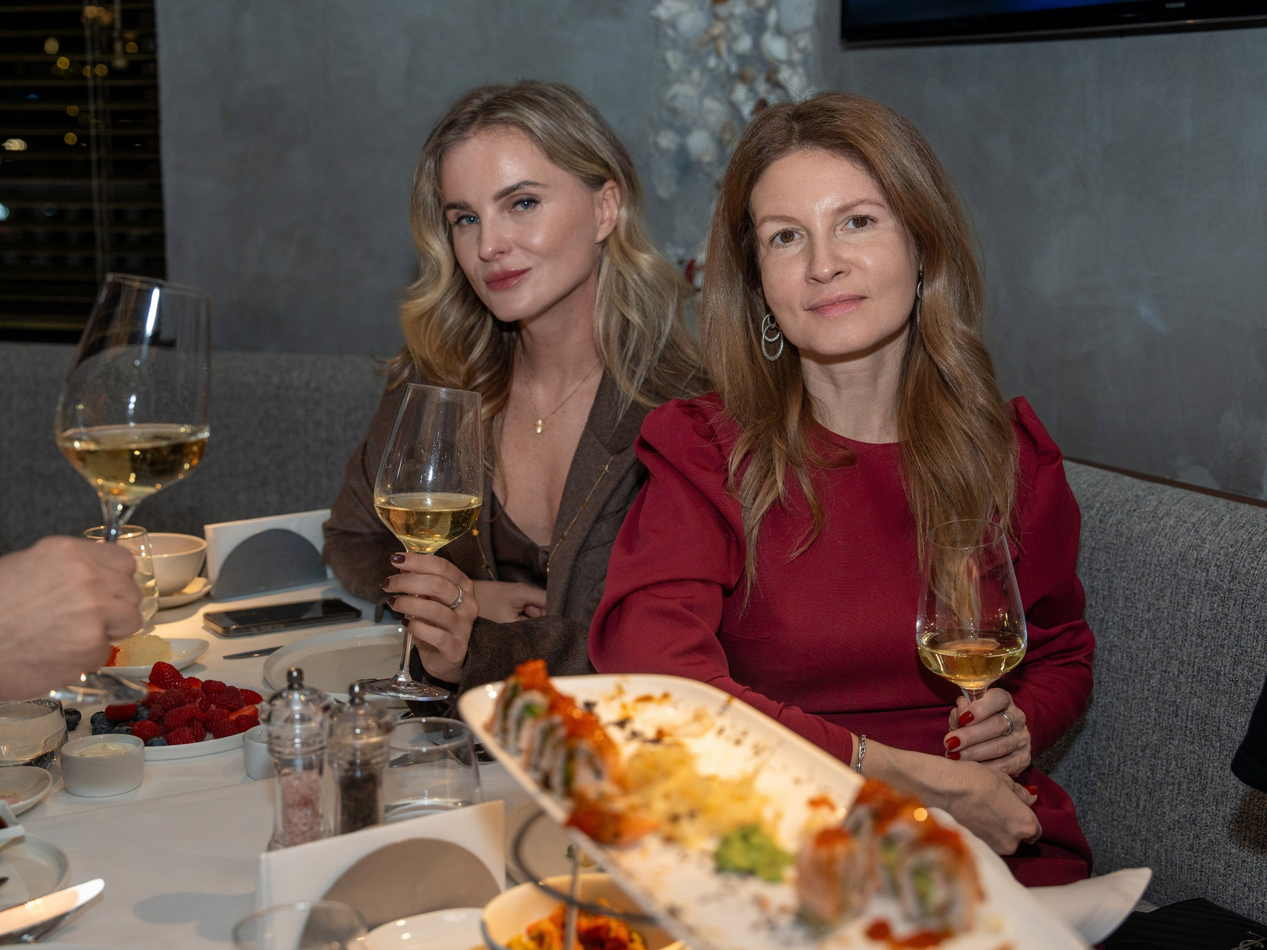 Новый год 2025 в ресторане Сахалин. Репортажный фотограф в Красной Поляне и Сочи Павлюченко Екатерина