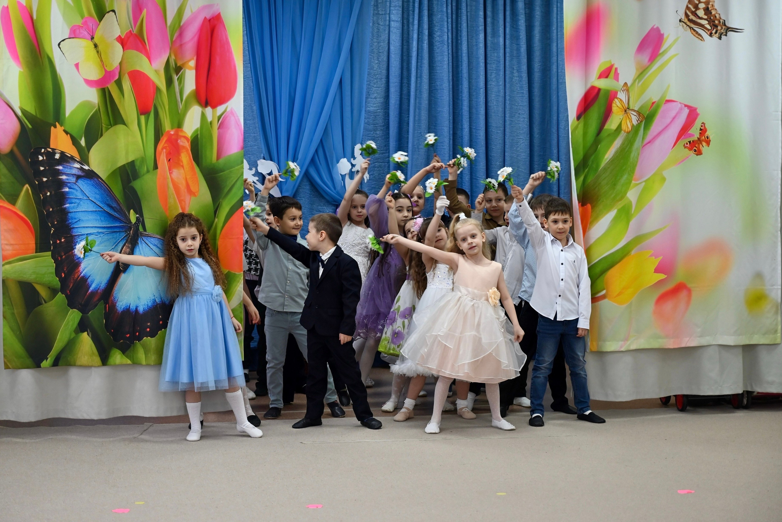 Праздник в группе Цветик семицветик. Семейный и детский фотограф Москва