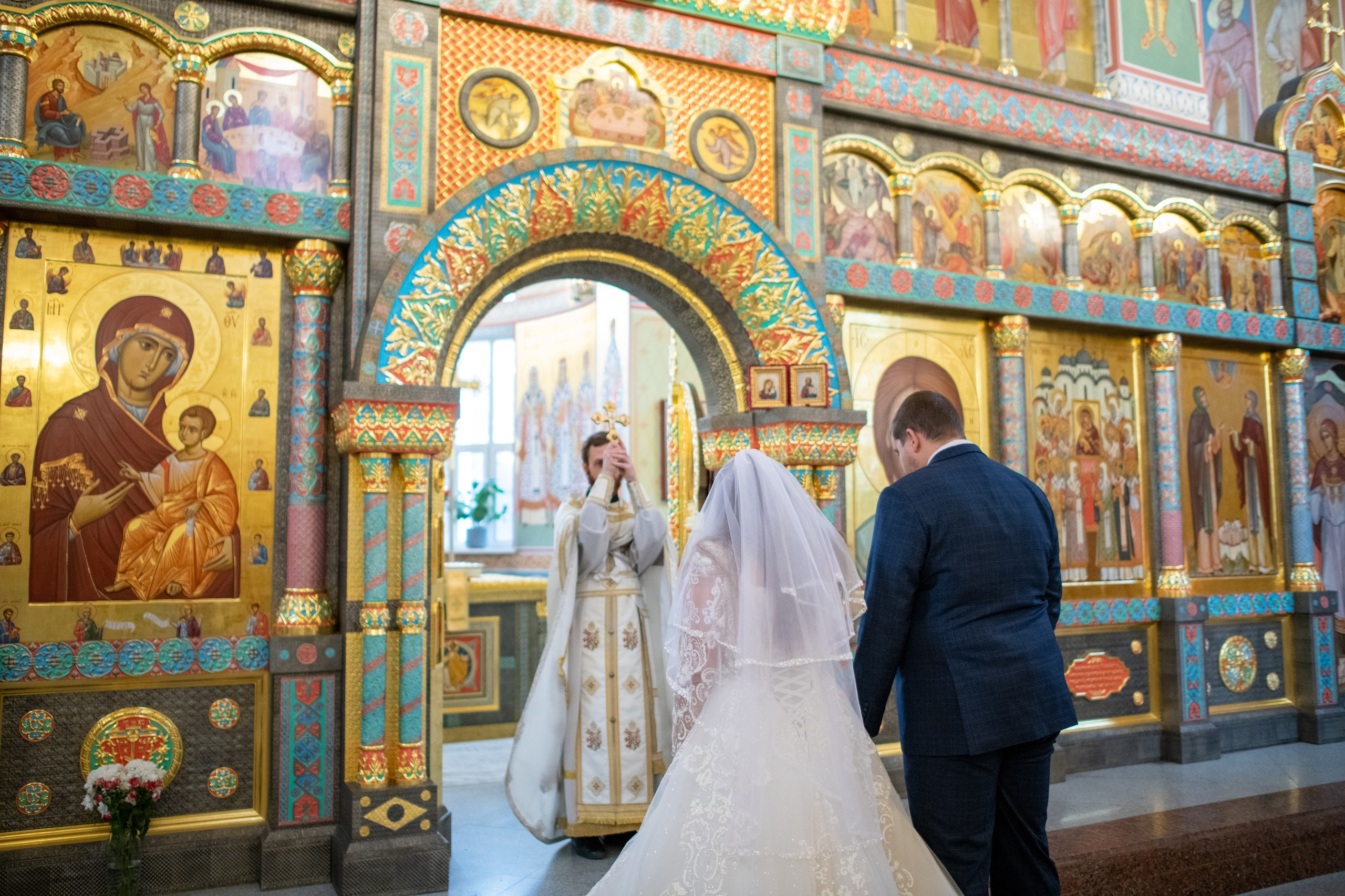 Венчание Ирины и Александра. В храме Первосвятителей Московских Посёлка Горки Ленинские. Фотограф Крещения и Венчания в Москве и МО