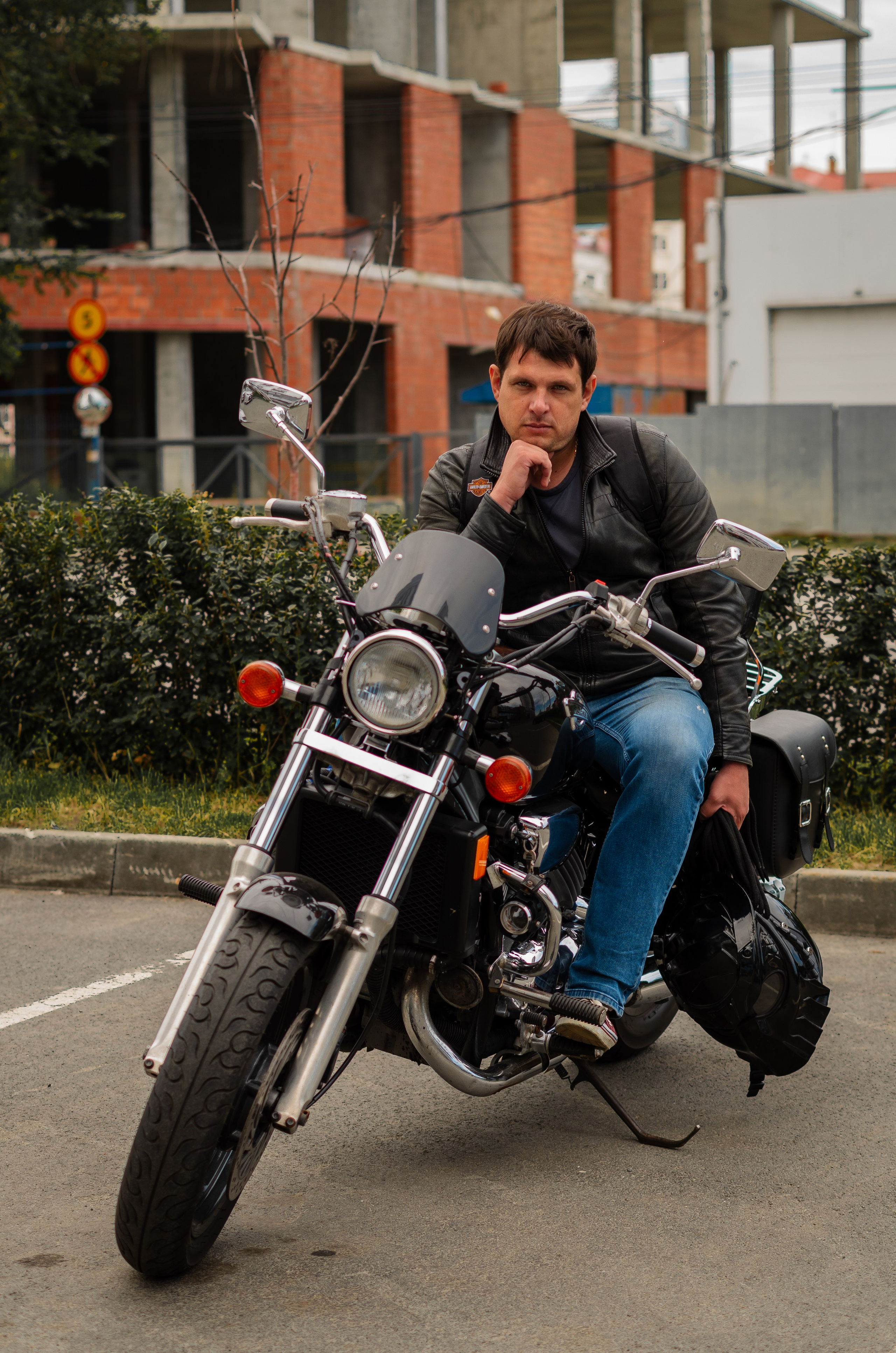 Мужской портрет: мотоцикл. Фотограф Марина Доглядная Челябинск фотосессии с лошадьми, мотоциклами