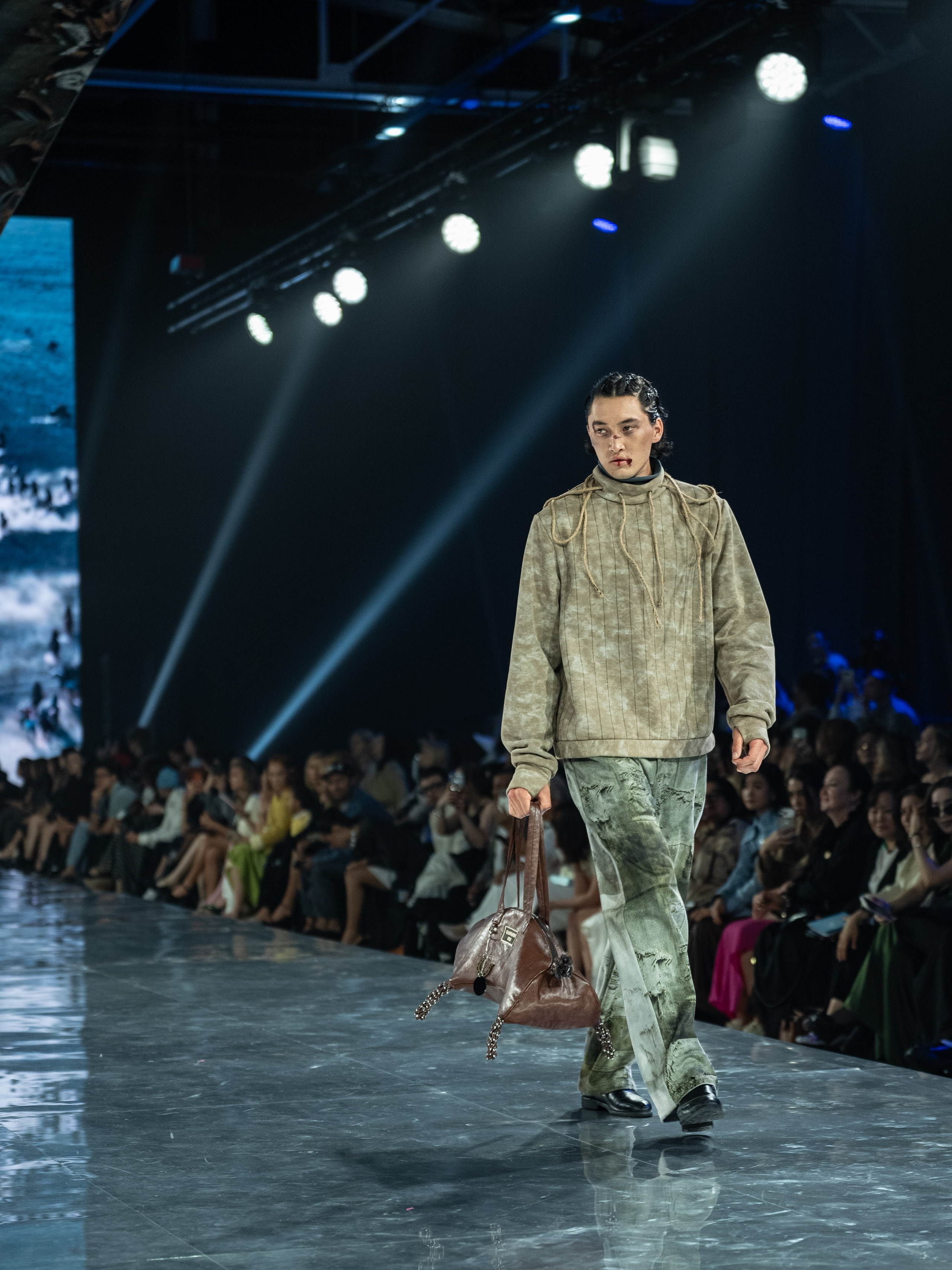 Visa Fashion Week Almaty Pre-Fall 2026 GAZHAIYIP. Сайт Алматинского НЮ АРТ, будуар и фэшн фотографа Дениса Карпенко