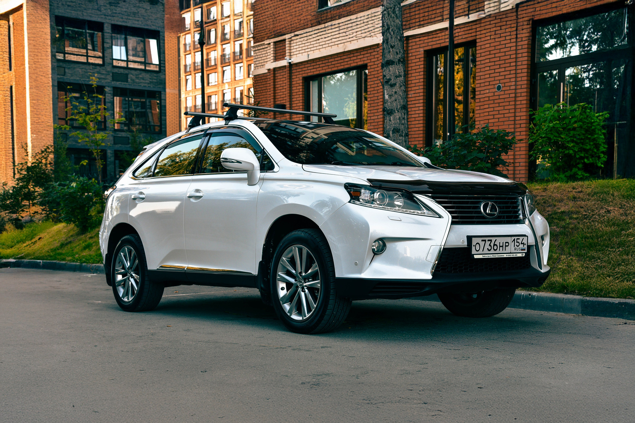 Профессиональная фотосессия Lexus в&nbsp;Новосибирске. Автомобильный фотограф Чанчин Владимир: детальные снимки кузова, интерьера и&nbsp;динамики. Съемка автомобиля для продажи