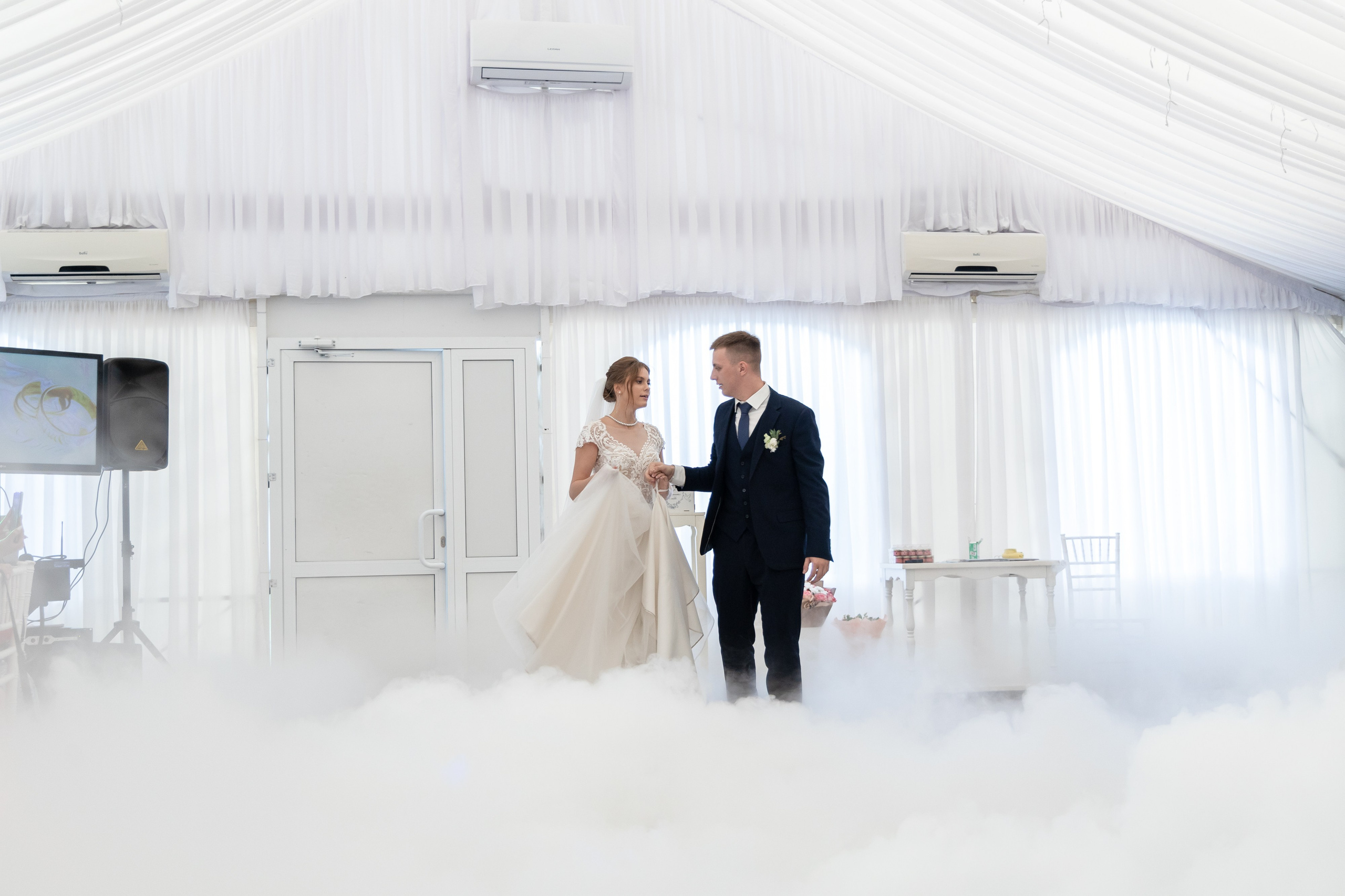 Ксения и Антон (полный день). Фотограф в Барнауле Юлия Садвокасова