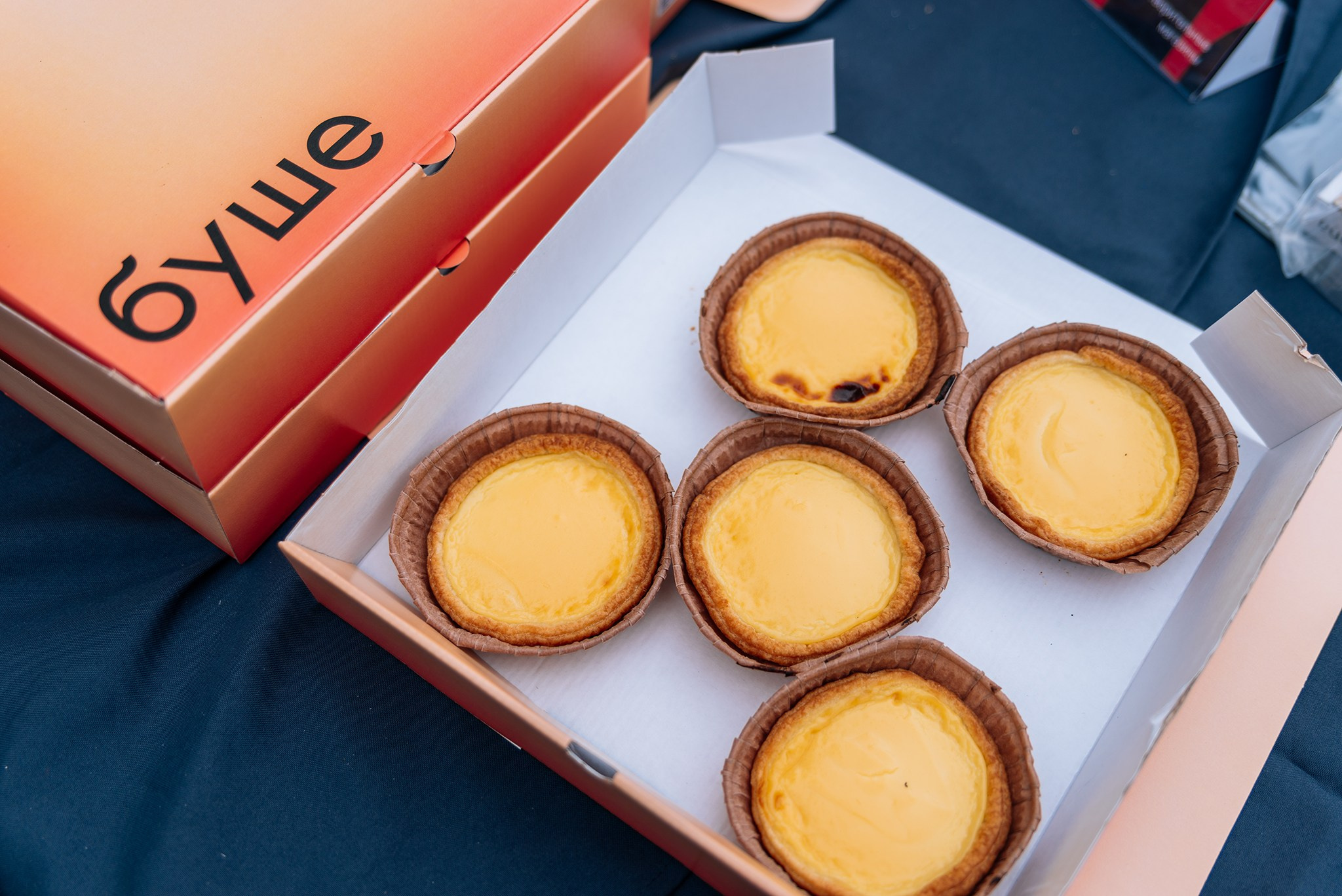 «Уличный магазин» от Ночлежка и «Спасибо!» Сентябрь 25. Репортажный фотограф в Санкт-Петербурге Анастасия Клёпова