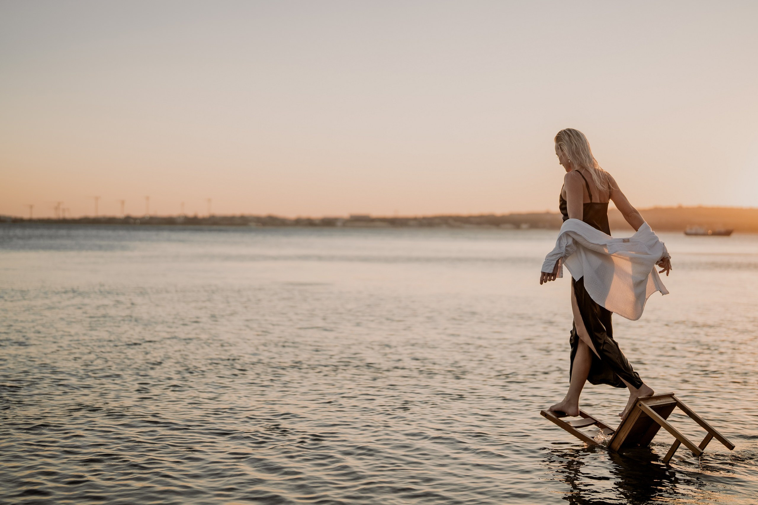 Стул и Море