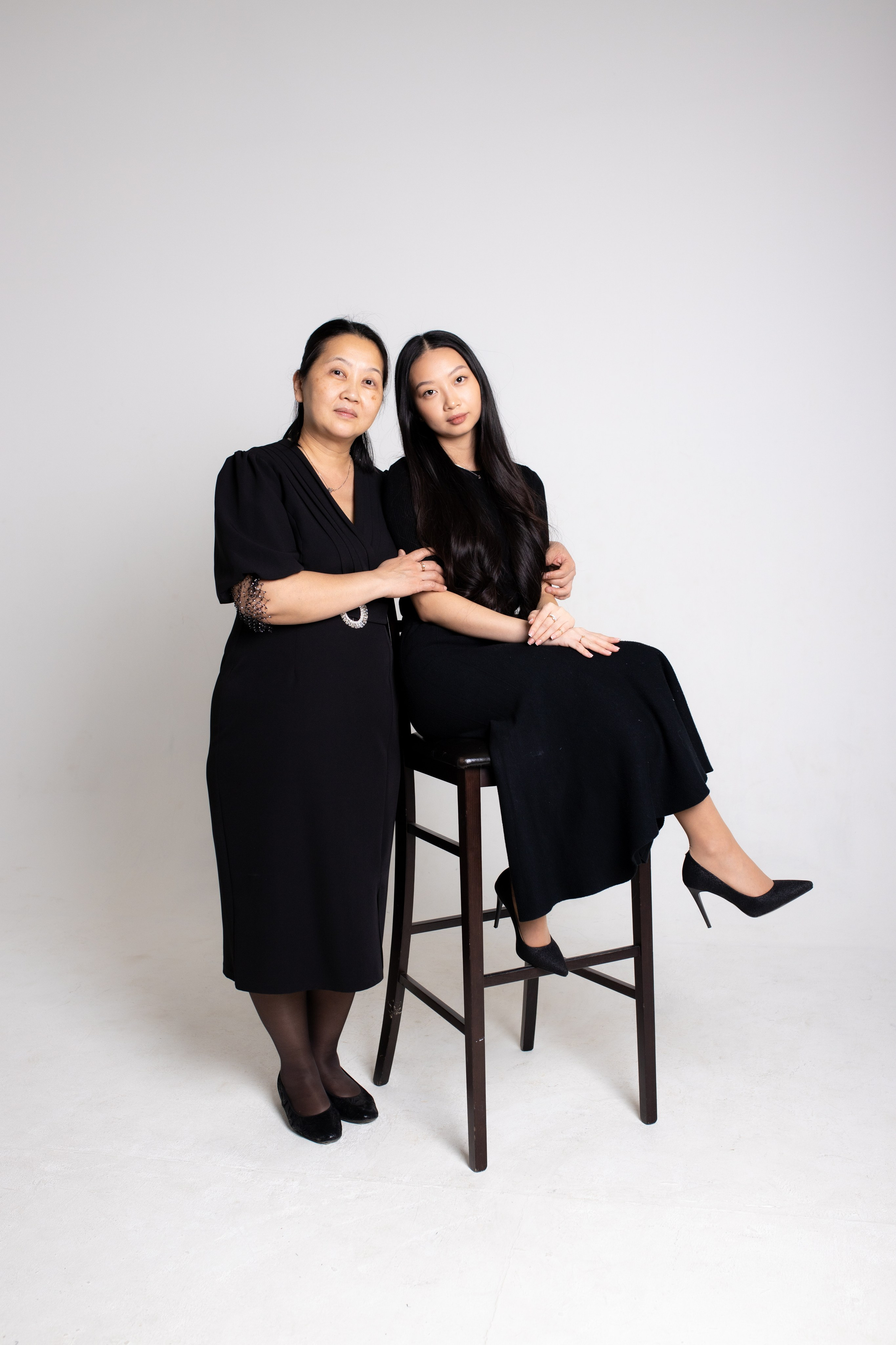 Семейная фотосессия на циклораме с импульсным светом. Фотограф в Железнодорожном и Балашихе