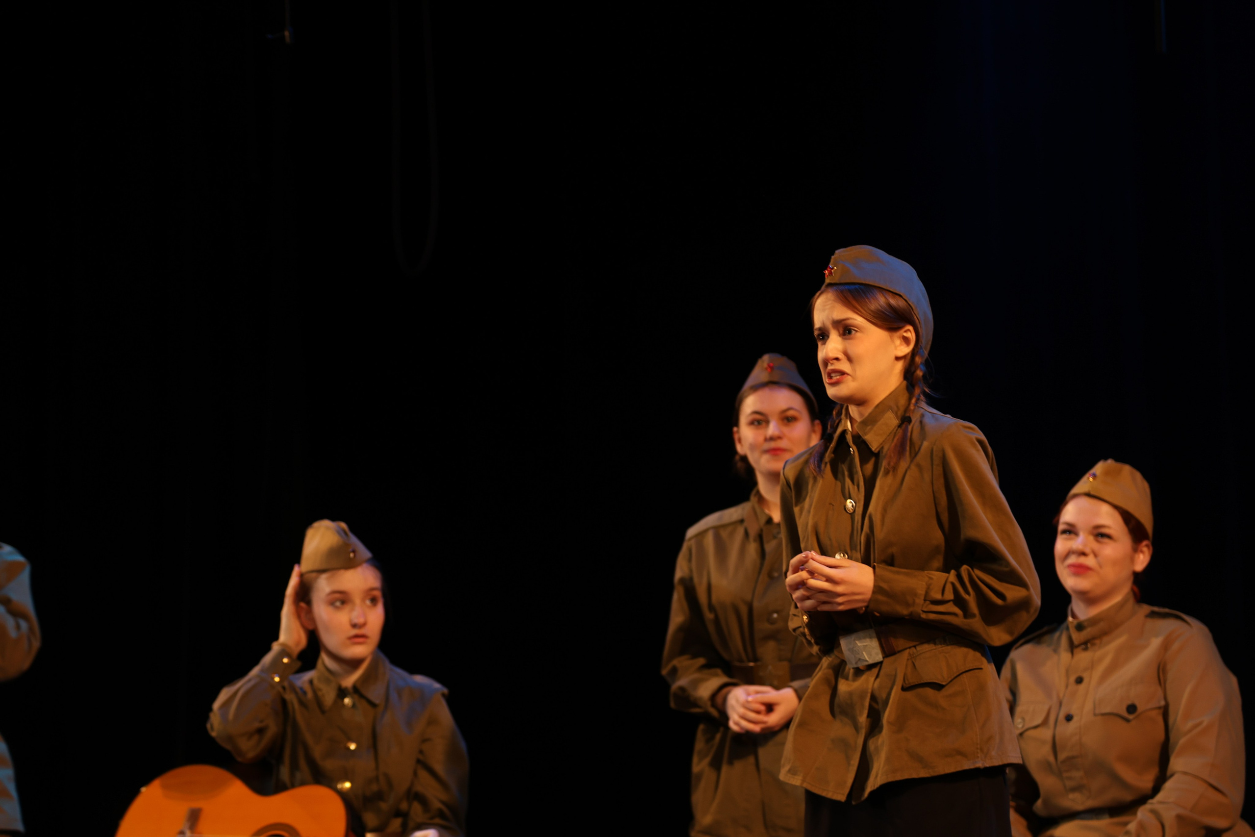 Сцена. Фотограф Людмила Оюн