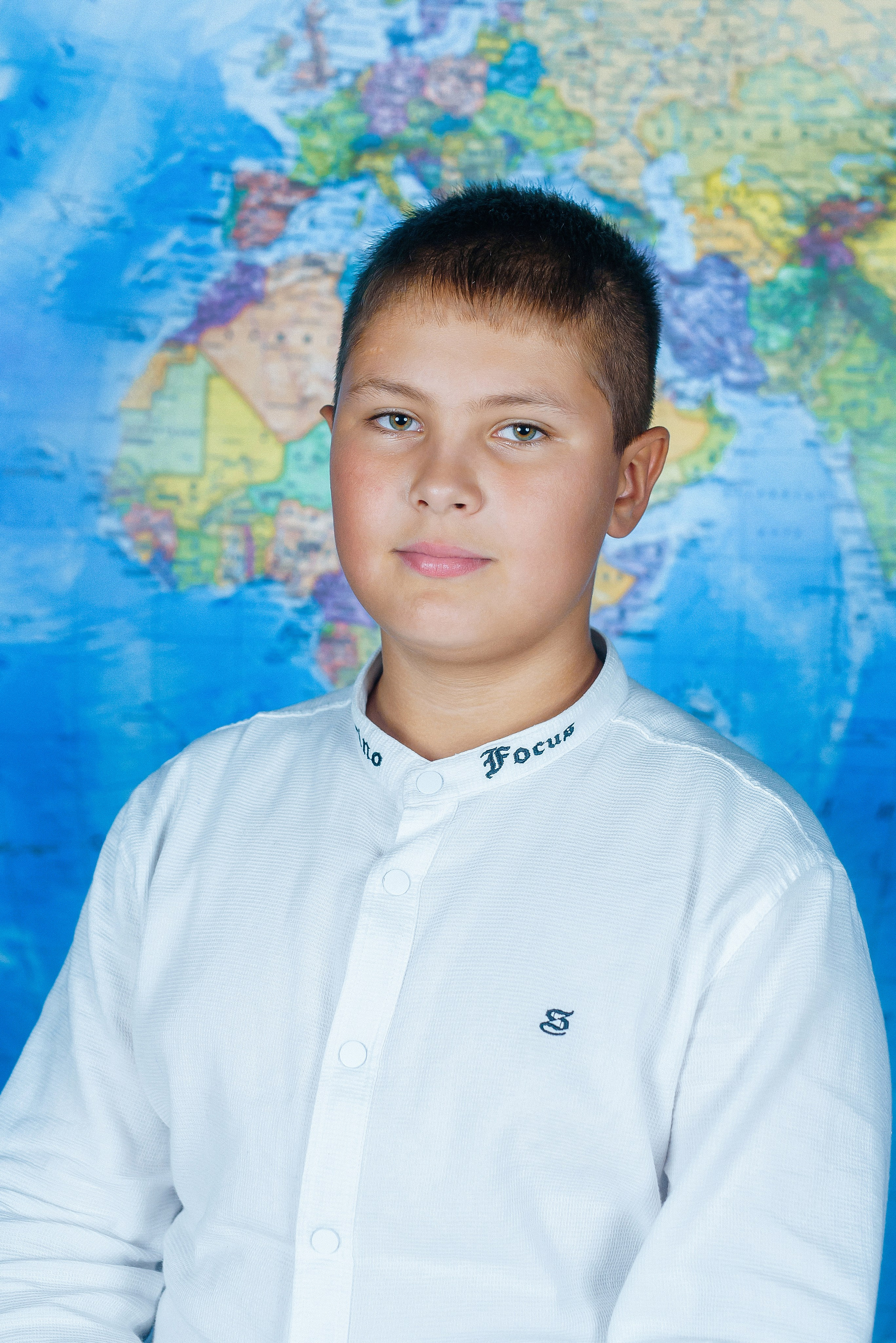 На фоне карты. Семейный фотограф в Барнауле