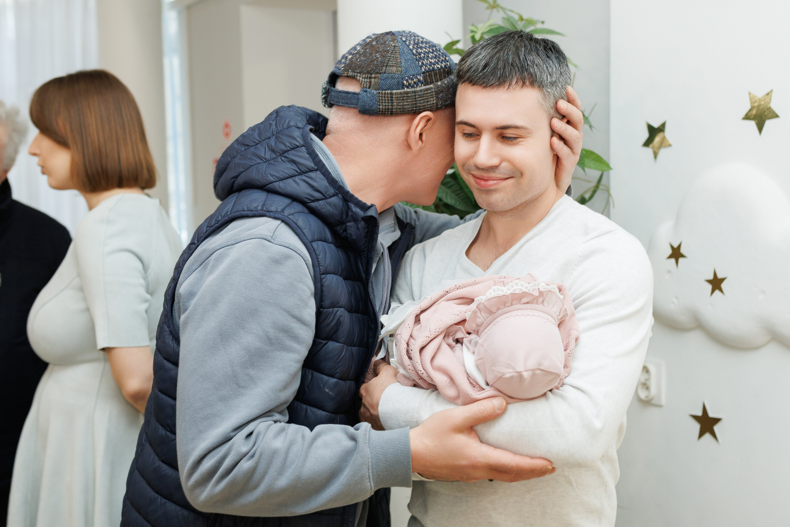 Съемка выписки из роддома Зеленоград Кончаловского. Фотограф на выписку. Фотосъемка выписки из роддома в Москве, заказать фотографа на выписку ньюборн съемка в роддоме newborn фотограф в Юдино