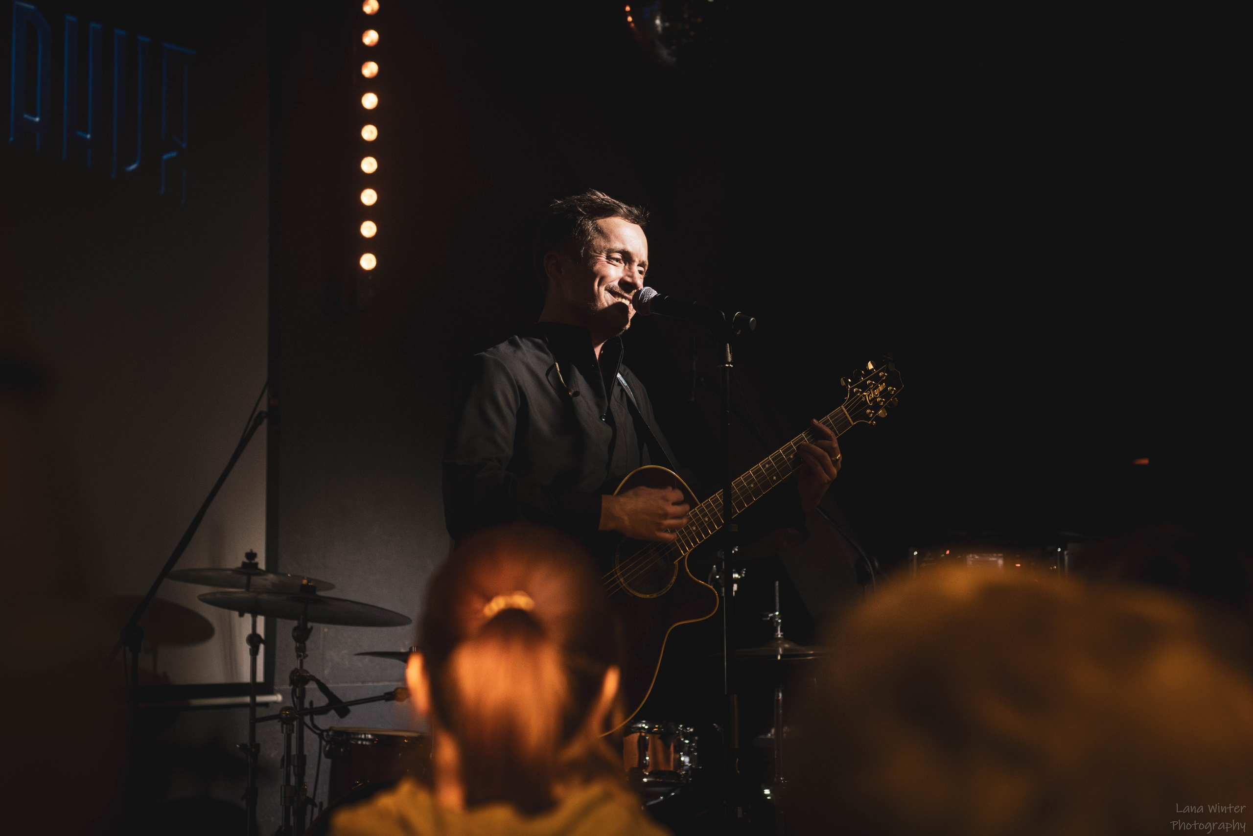 Площадь Восстания (8 марта 2025 года, Москва, клуб Техника Безопасности). Фотограф Светлана Блинова, Москва и Московская область