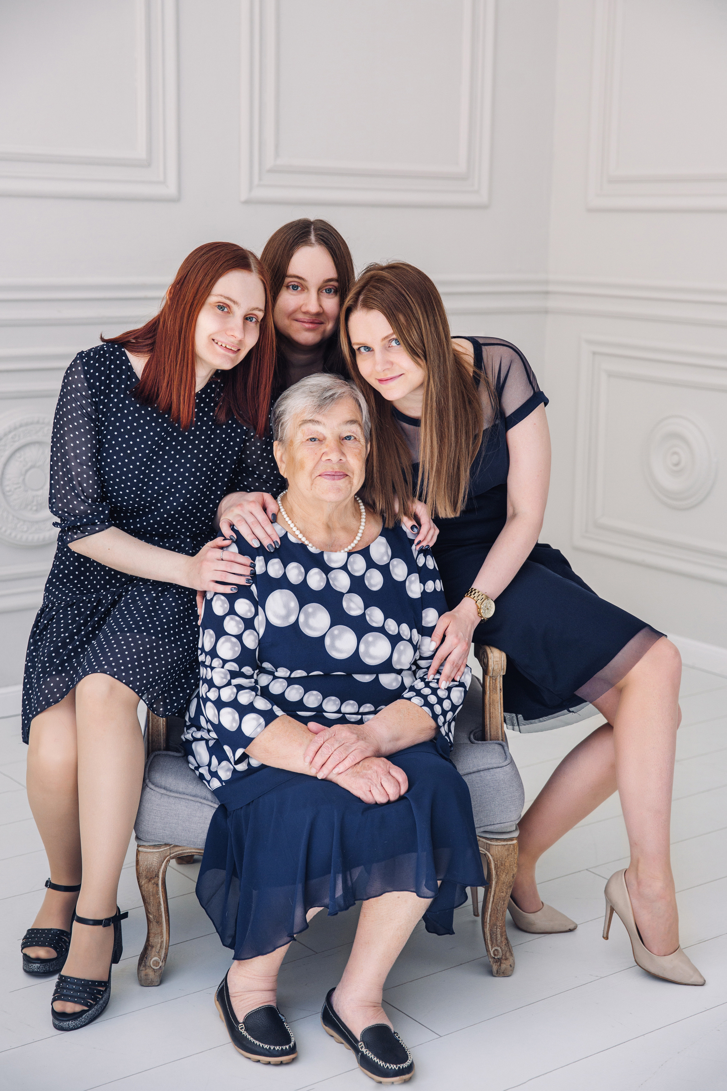 Четыре поколения. Марина Соколова. Контентный и семейный фотограф г. Красноярск