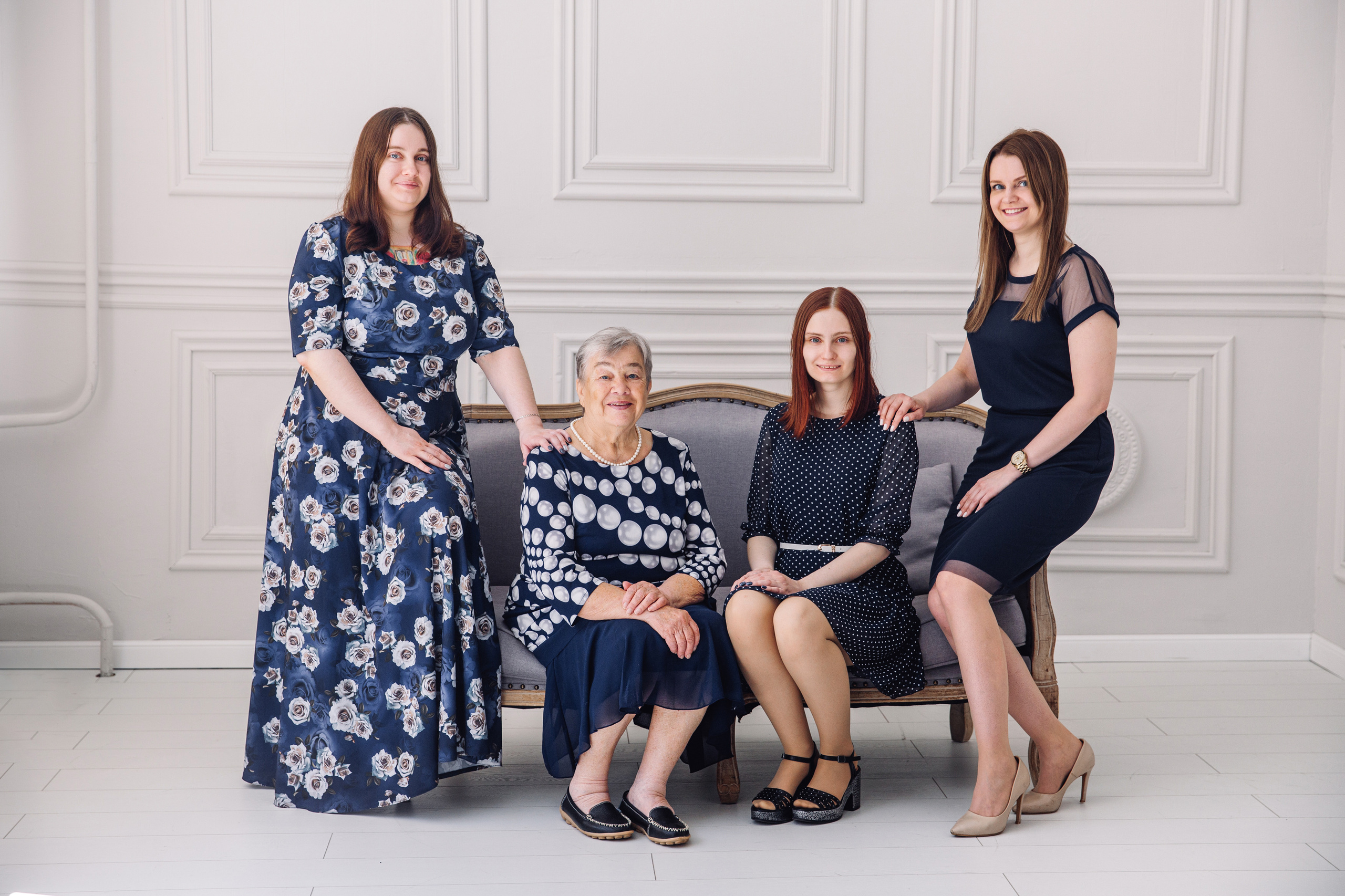 Четыре поколения. Марина Соколова. Контентный и семейный фотограф г. Красноярск