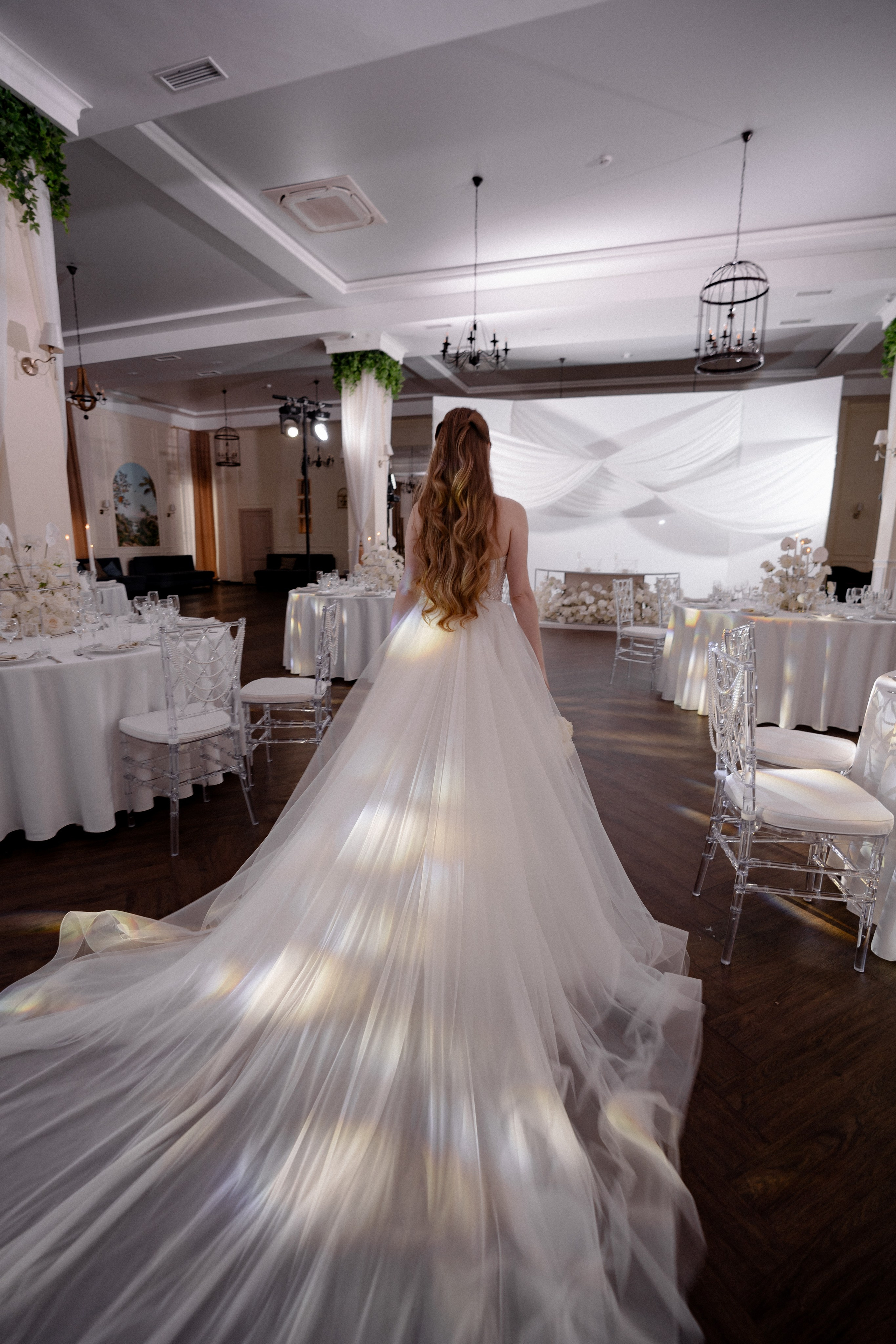 СВАДЕБНАЯ СЬЕМКА СБОРОВ В ОТЕЛЕ И ВЫЕЗД НА ЦЕРЕМОНИЮ (СНЯТО В СИБИРЕ В НИЖНЕВАРТОВСКЕ). Профессиональный фотограф, Санкт-Петербург — Виктория Богомолова