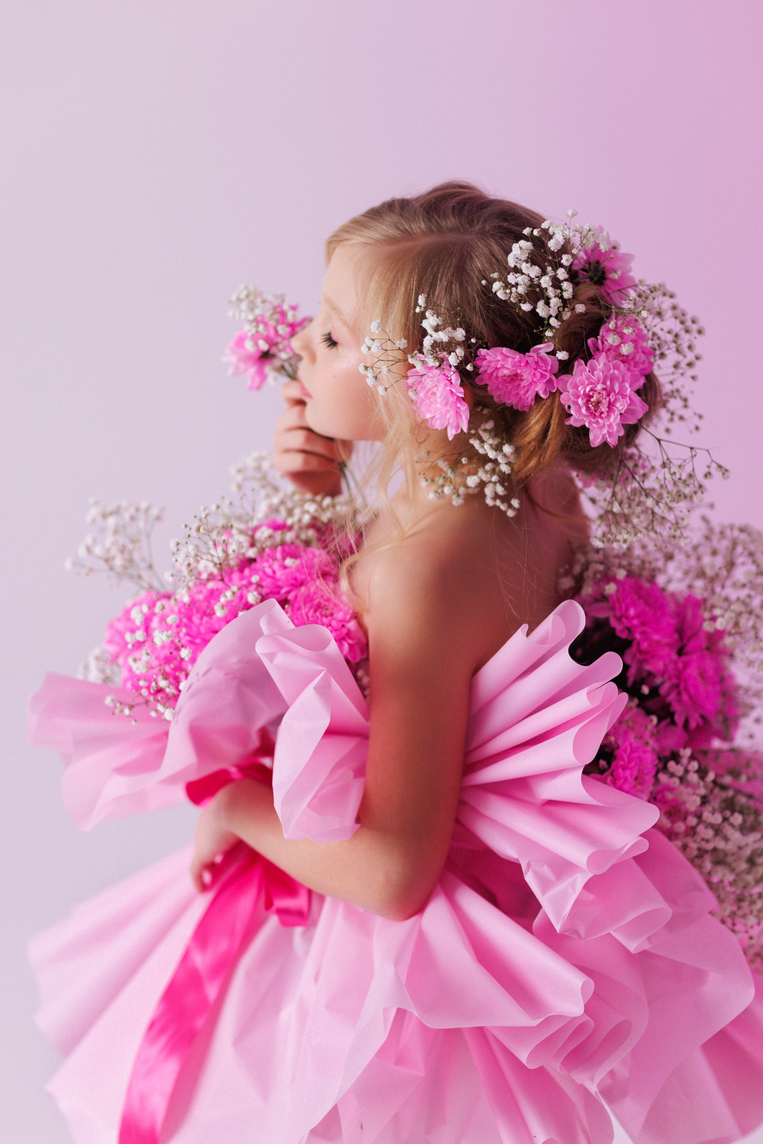 Фотосессия для девочек в форме букета с живыми цветами. Семейный и детский фотограф в Краснодаре Анна Трашкова