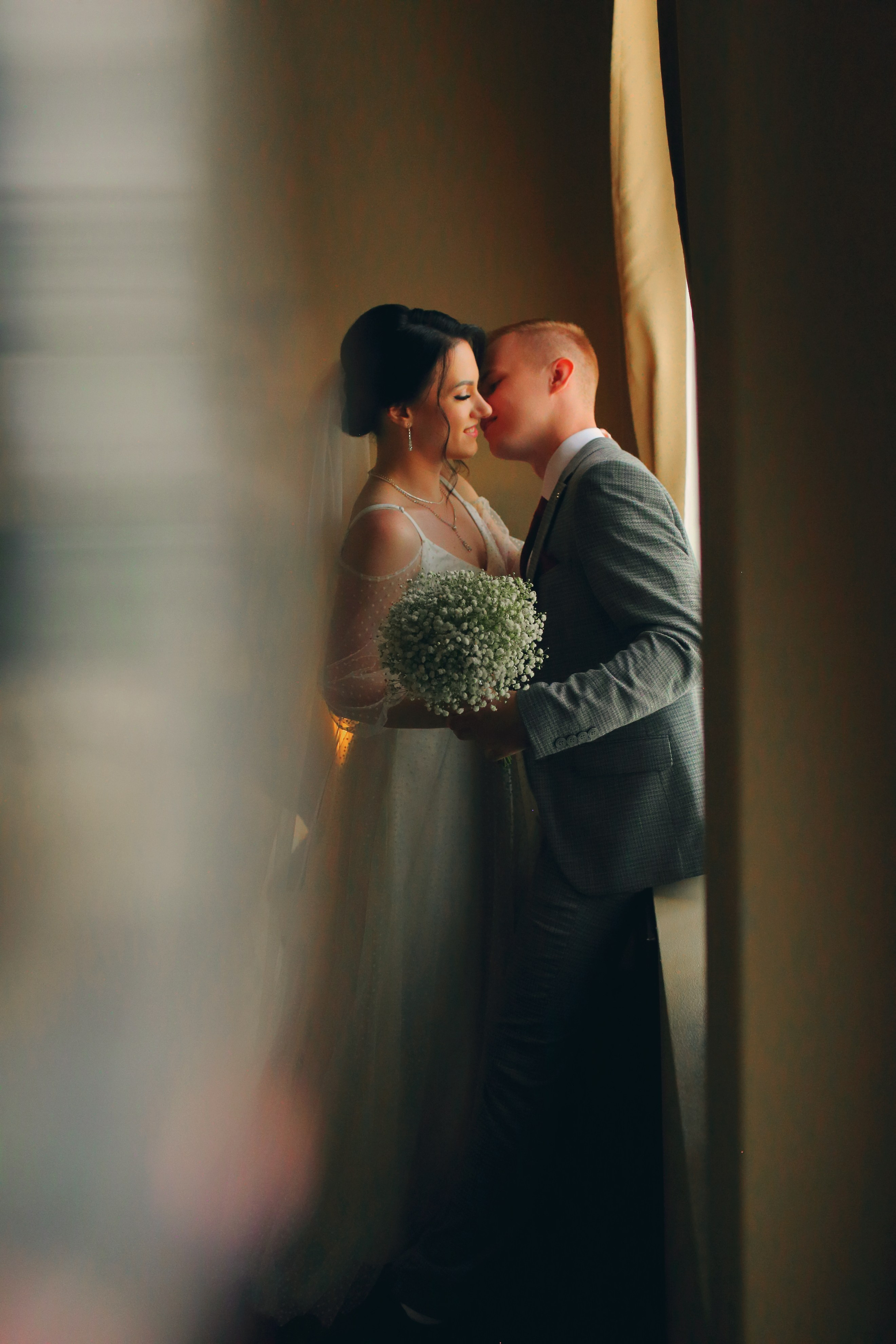 Съемка пары в отеле, на природе, в городе. Свадебный и репортажный фотограф в Ярославле и Санкт-Петербурге Роман Микрюков